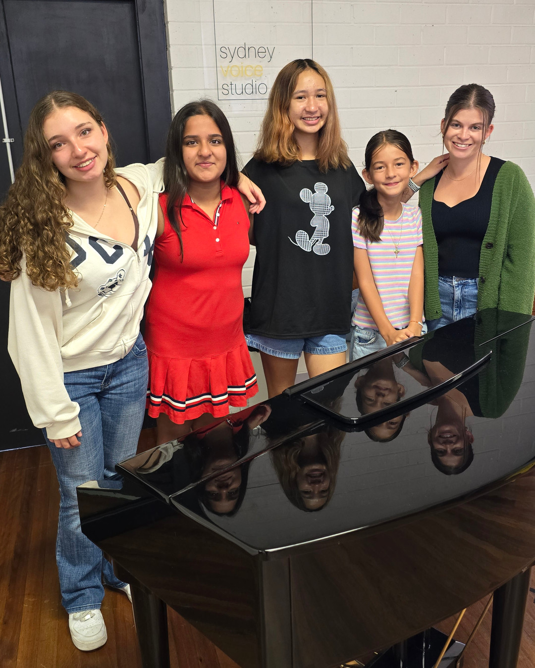Happy School Holidays to our Young Vocalists!
Need to brush up on your performance skills? We have a handful of spots over the next two weeks for any extra lessons and training
Oh...and don't forget, our next performance event is on April 18! đ