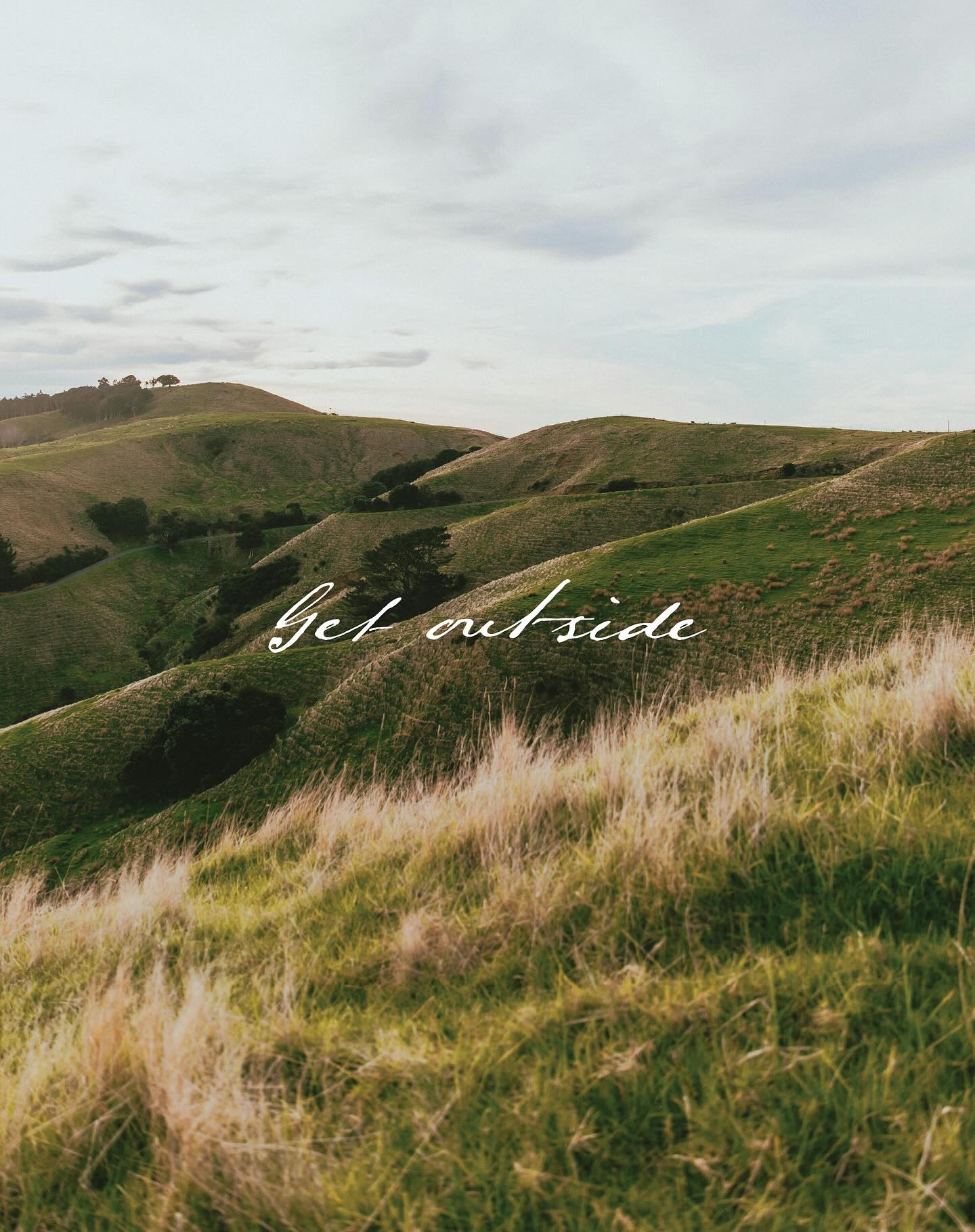 Fresh air, open skies, and miles of countryside to explore.
.
Take a break and discover the beauty of North Northamptonshire — from rolling fields to hidden villages, it’s the perfect place to slow down and get outside.
.
The relax and unwind with a stay here at Flore House.
.
#countrysideescape #relaxandunwind #unwind #specialstays #peaceandtranquility #kickbackandrelax #eclecticinteriors #luxurystaysuk #weekendescapes #luxuryescape #romanticgetaway #weekendgetaway #florehouse #northamptonshire
#florehouse #northamptonshire