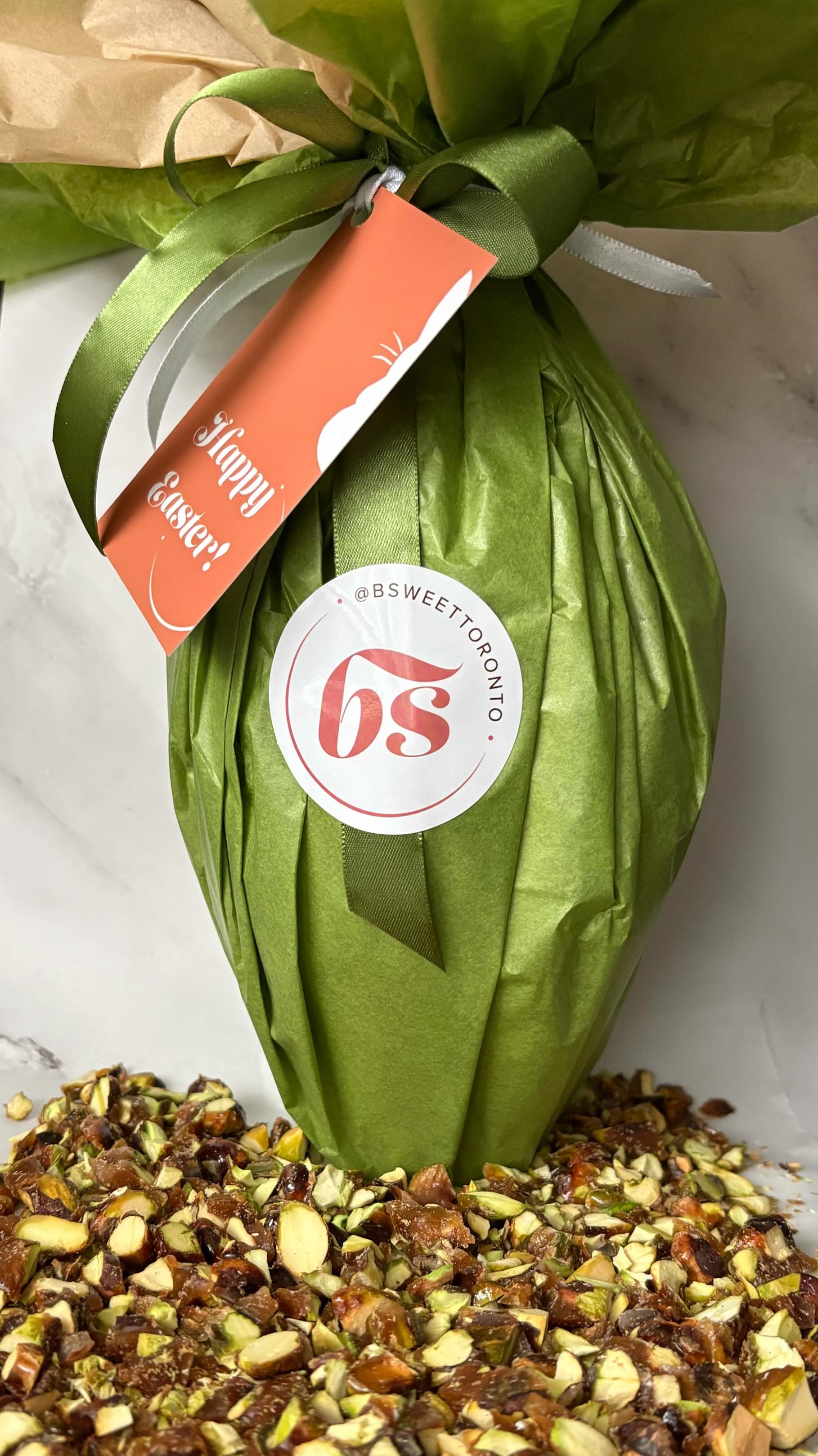 Crunchy, creamy, pistachio dream 🐰💚
This Easter egg is everything you didn’t know you needed.
#easteregg #pistacchio #chocolatelovers #easter #torontoeats