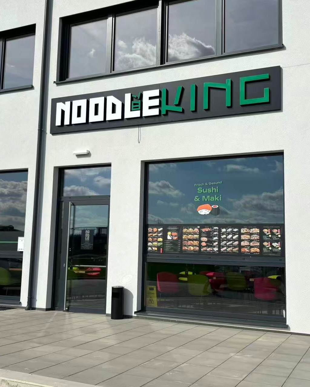 Horn, seid ihr bereit? 🔥
Noodle King hat jetzt auch bei euch eröffnet! Frisch, heiß und voller Geschmack – genau das Richtige für euren nächsten Food-Stop. Kommt vorbei und überzeugt euch selbst! 🥢
#horn #neueröffnung #foodlover #noodleking