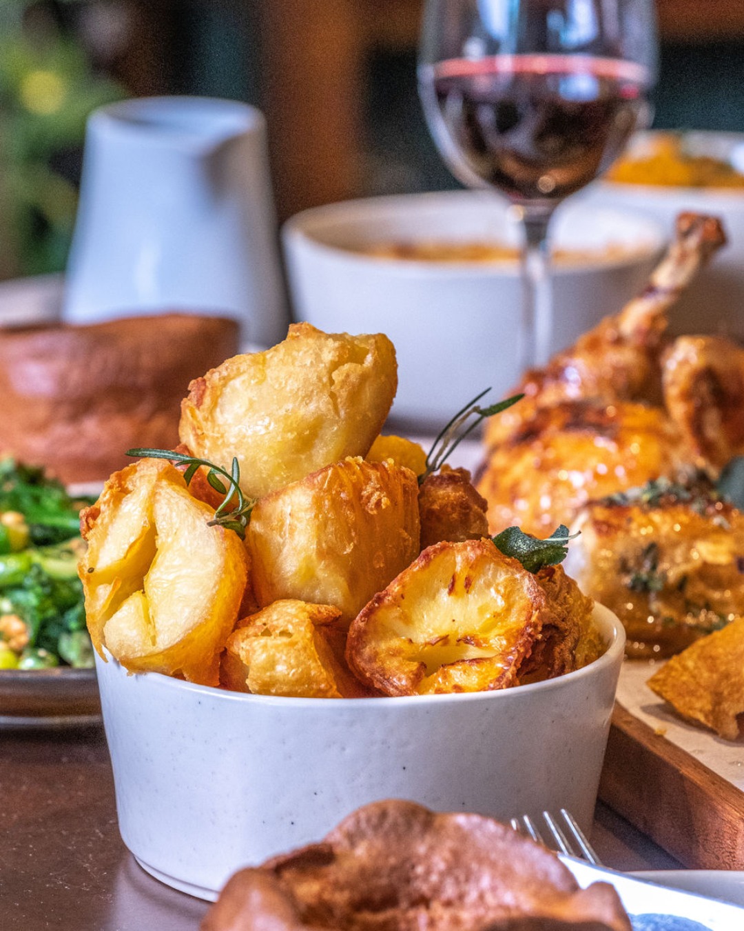 Settle in for the first long weekend of the year with long lunches, unhurried suppers and the main event - the Sunday roast. Reservations are open for Easter.
To take a look at our sample menu and reserve a table, tap the link in our bio
#eastersunday #easteratthepub #easterweekend #easterwithus #theredlioneastbergholt #suffolkpub #constablecountry #eastbergholt #colchester #ipswich