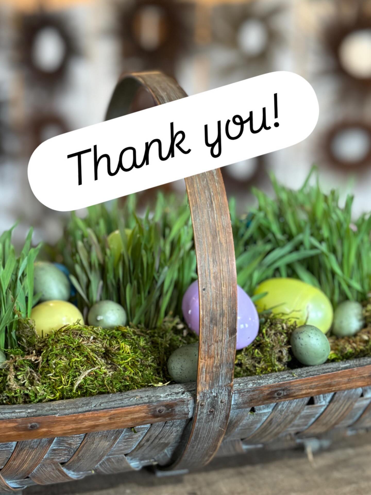 What a wonderful day seeing so many of you! Thanks for coming out to the farm!
If you didn’t get your flowers, we have bunches and arrangements plus a few boxes of real Easter grass heading to @talking_breads SATURDAY, April 4, 9-1. Come early for best selection!