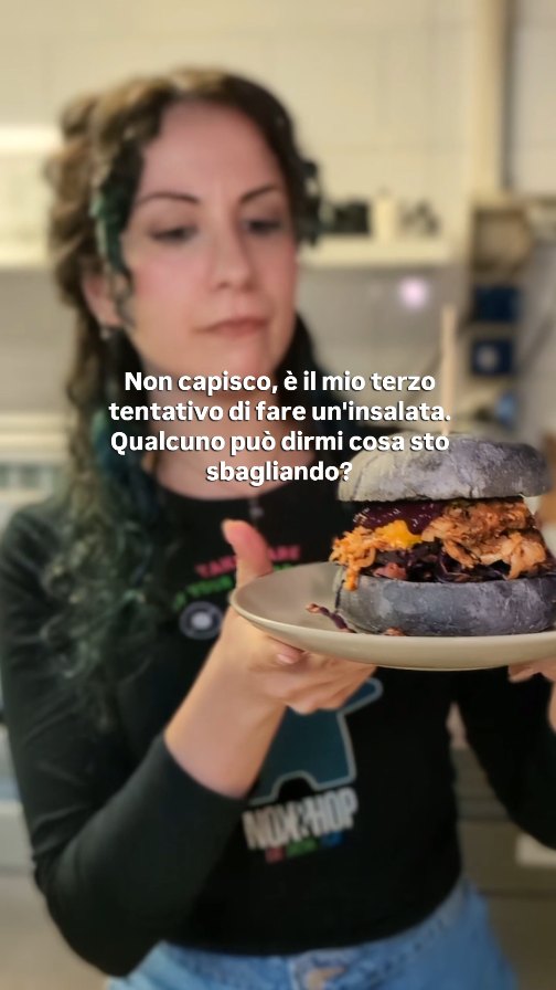 Eppure sono tutti ingredienti vegetali! 🌱
🍔 Il nostro pulled fungo, speziato e saporito, con veddar di anacardi, cavolo viola e salsa ai mirtilli 👉🏻 ordina un Robin!
📌 Nox&Hop 🎲 Ludo pub a Limite sull'Arno FI