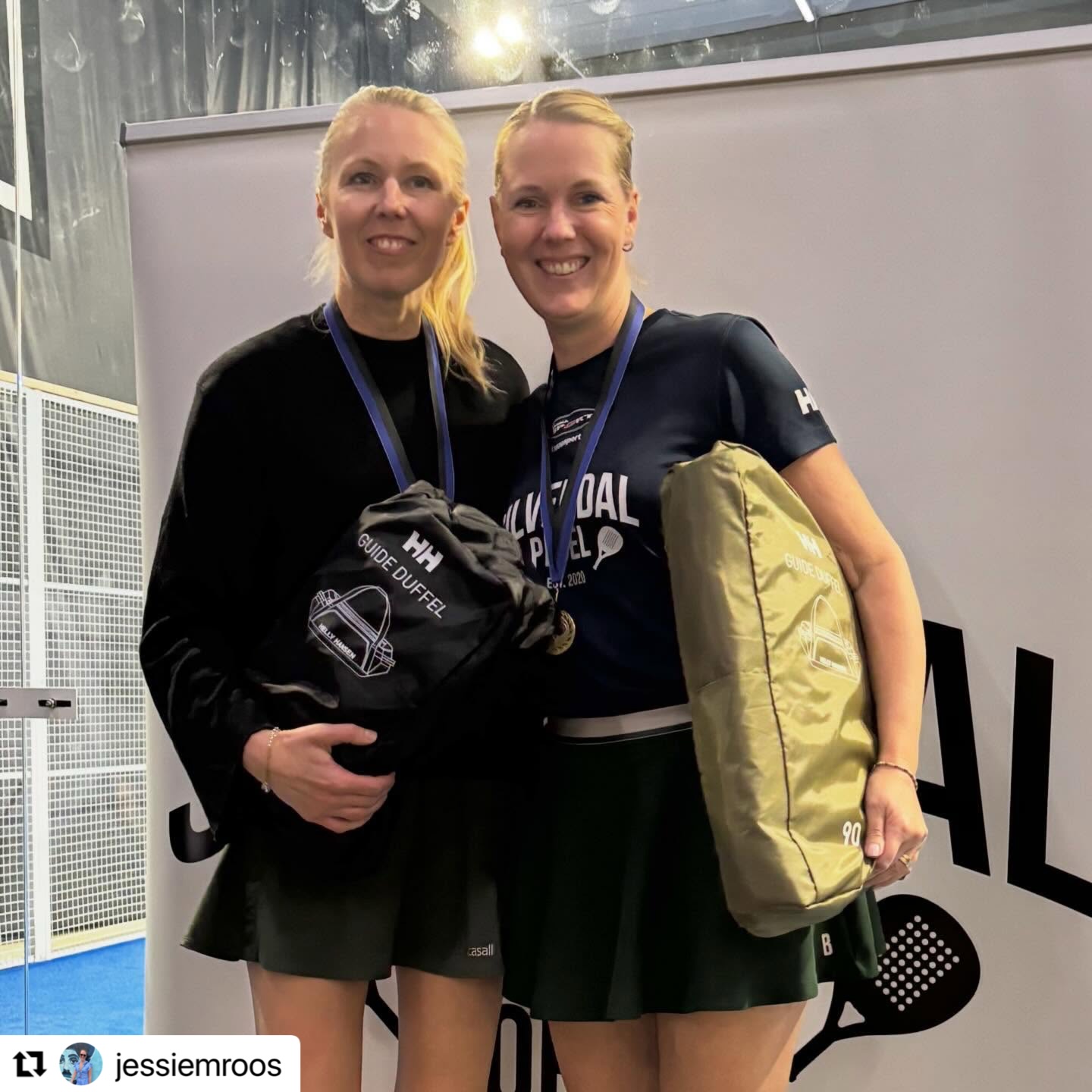Tack Silverdal Padel Förening för ert fint arrangerade KM 🏆 repost @jessiemroos
・・・
Klubbmästerskap för Silverdal Padel Förening har nu haft premiär 🏅. Succé på banor, succé på hänget och succé för laget som gick hem med titeln Årets Klubbmästare i Damer Advanced. Wihooo! Tack till magisk insats av min partner @lojsan___ som kämpade vid min sida ❤️❤️❤️
@silverdalpadel @silverdalpadelopen @popuppadelbromma