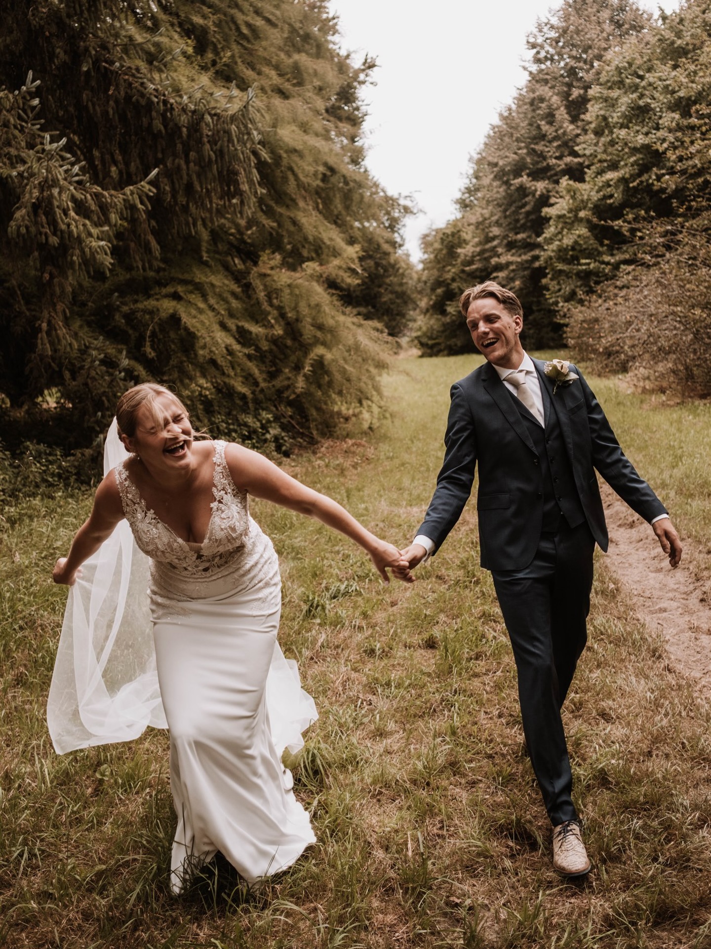 Nog even en dan gaat het trouwseizoen weer van start!
April zit vol met allerlei leuke shoots en vanaf mei beginnen voor mij de bruiloften, daar heb ik me toch een partijtje zin in!