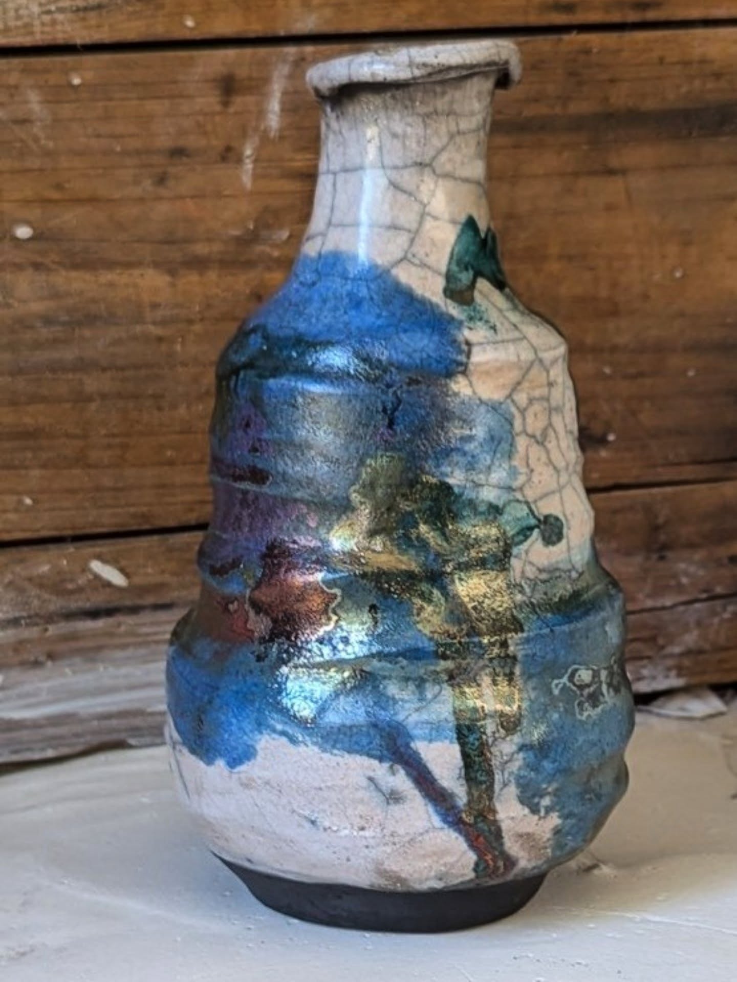 Fun Raku firing with the local pottery tribe 🔥 @hartfiredesigns
Fast firings, smoky reductions, and shared moments around the kiln—
this is where the magic really happens.
..
#rakufiring #potterytribe #claylife #australianceramics #sunshinecoastpotters