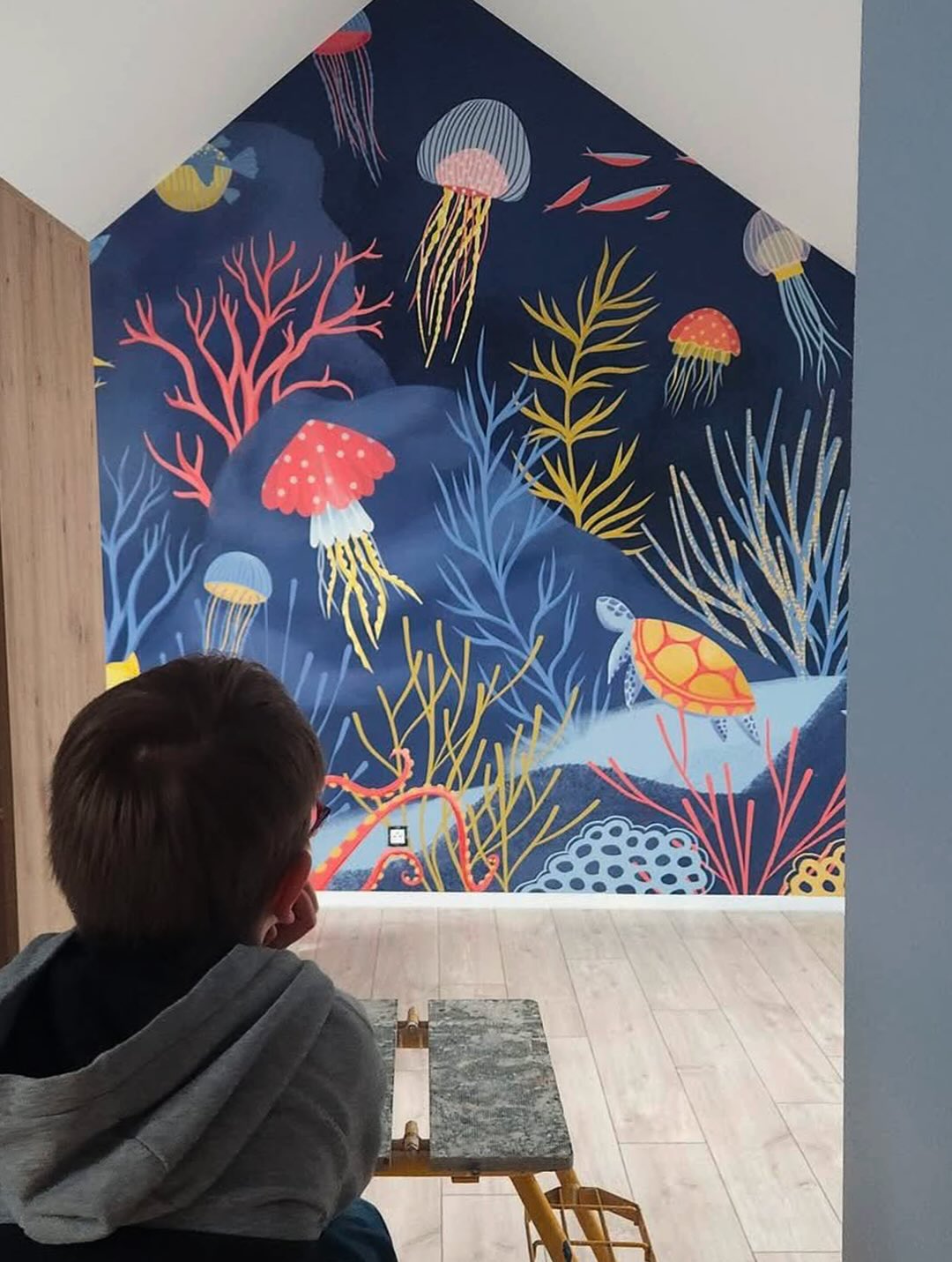 La contemplation 🐠🐟🪼🐙
#fresquemuraleinterieur #fresquechambreenfant #decorationchambreenfant #illustratricefrancaise #illustratricechartres