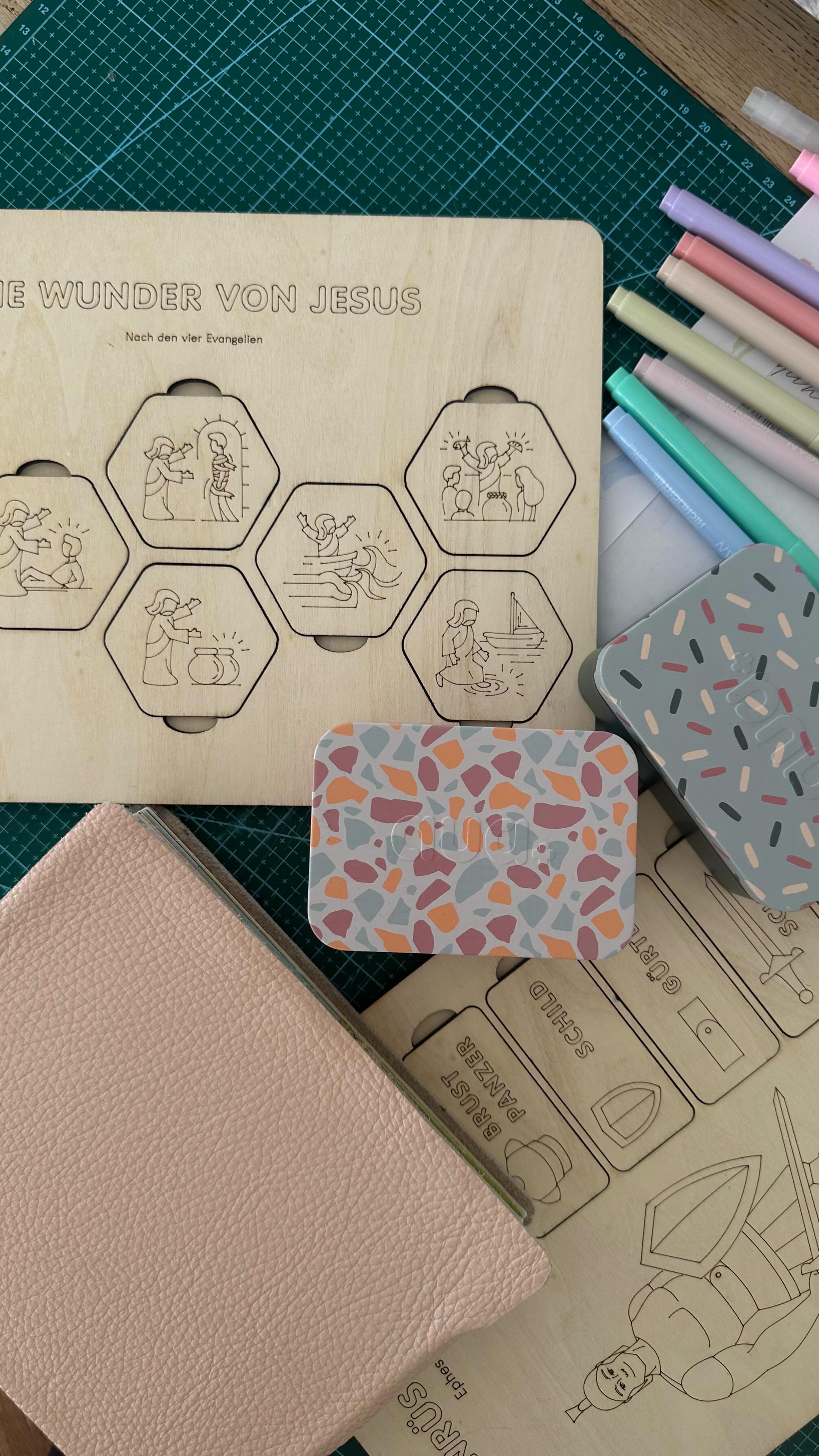 Liebe zu den Kindern ist der Grund
#biblerebind #bible #loadedbible #holzbibel #auapflaster