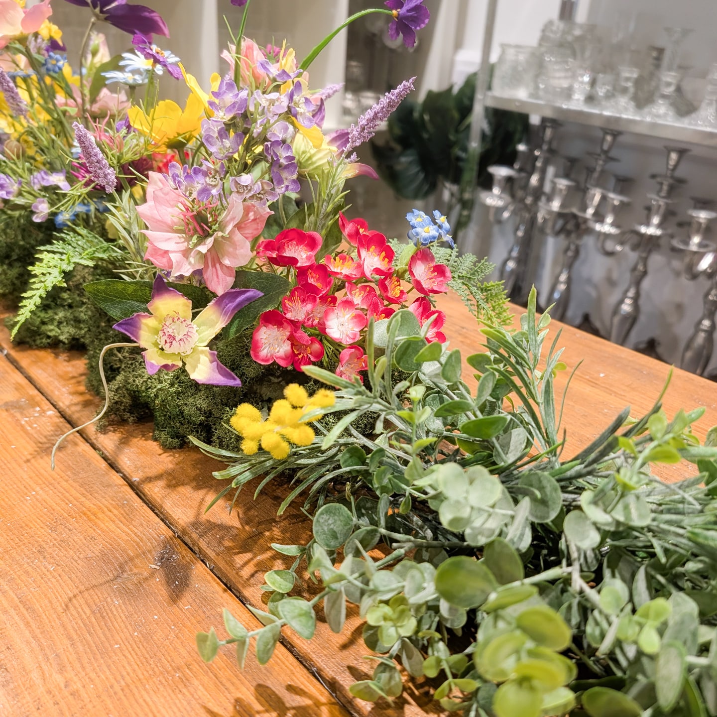 I mentioned in our last post how good our new handmade luxury foliage garlands look alongside the meadow arrangements, I wasn't wrong was I?
We also weren't going to make larger arrangements initially, but we may have made a lovely large meadow display anyway! Perfect for planting at the beginning and end of your aisle.
So excited to keep adding to the range.
#fauxfoliage #foliagegarlands #meadowflowers
