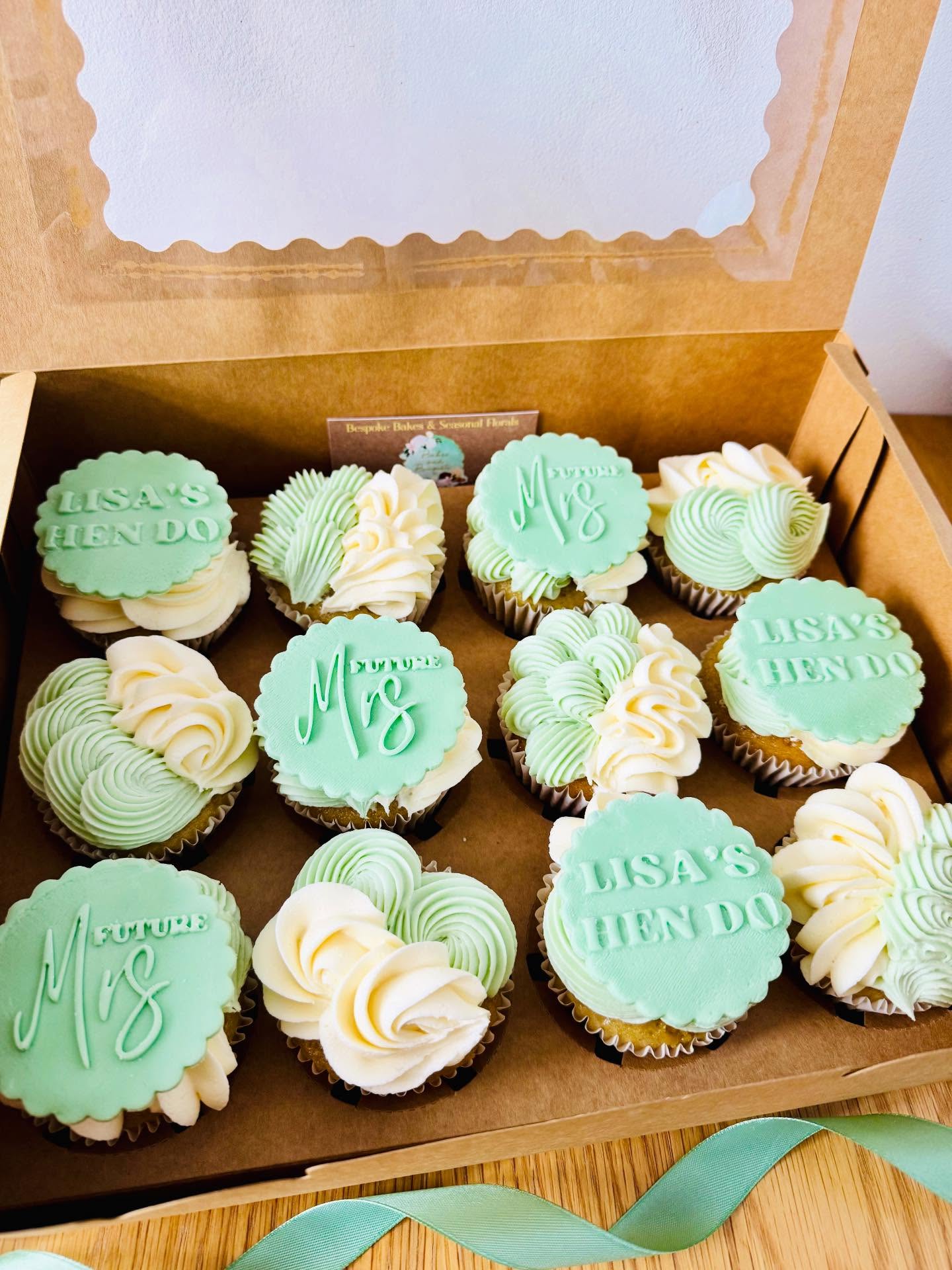 𝑳𝒊𝒔𝒂’𝒔 𝑯𝒆𝒏 𝑫𝒐 💍
Simple, elegant, and made to celebrate 💫.
🧁 Vegan vanilla & raspberry cupcakes with fondant toppers
#Cupcakes #HenDoCupcake #VeganCupcakes #CupcakeDesign #FutureMrs