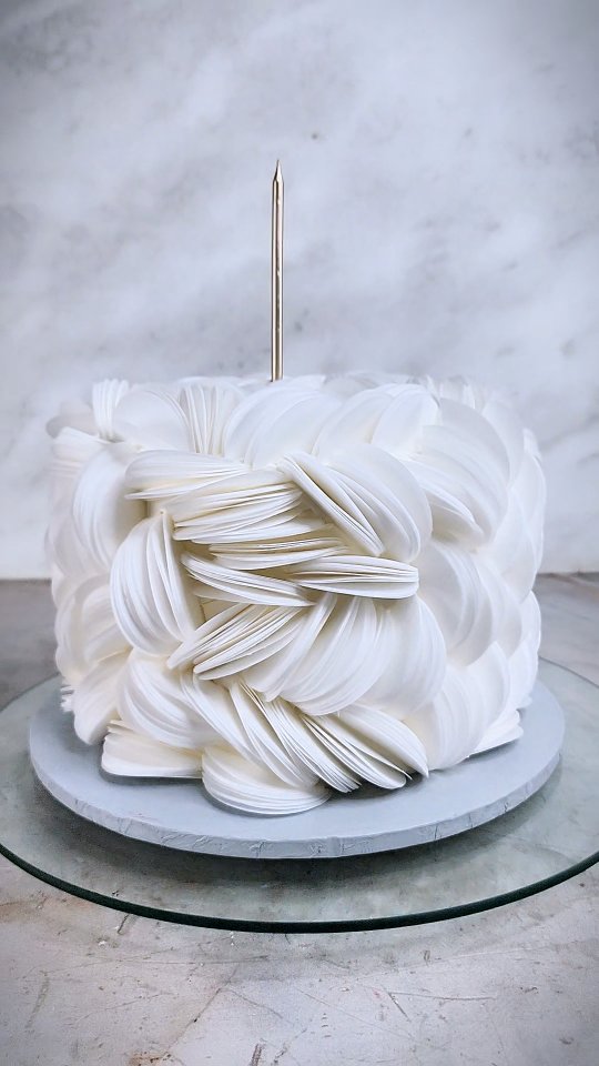 Wafer Paper Cake Trends
Vanilla and Strawberry Cake covered with over 800 wafer paper circles. Thats 1600 semi circles ๐ฑ
#WaferPaperCake #CakeTrends #cakereels #cakesofinstagram #marlenebakes