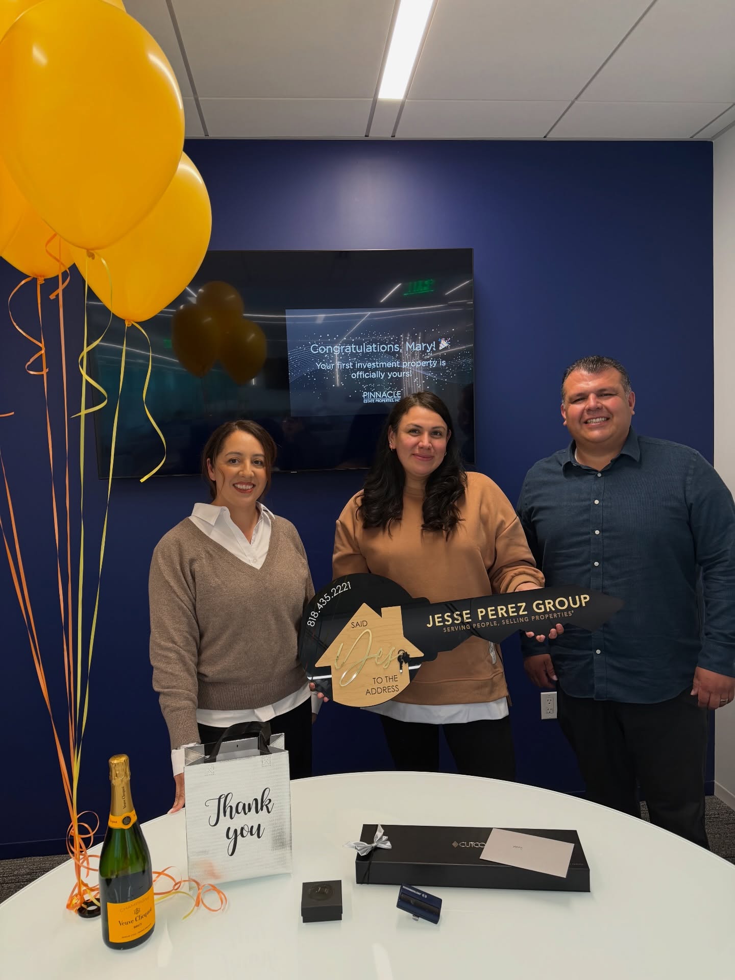 Congratulations to our client Mary on her first investment property to her real estate portfolio📚 With our help she was able to secure an amazing income generating property that will continue to appreciate in value! 📈
These types of investments are the kind that her kids and generations to come will benefit from 🙌🏼
Send us a private message or book an appointment using the 🔗 in our bio to talk about your real estate goals 🏠
#realestate #realtor #investmentproperty #investing losangelesrealtor