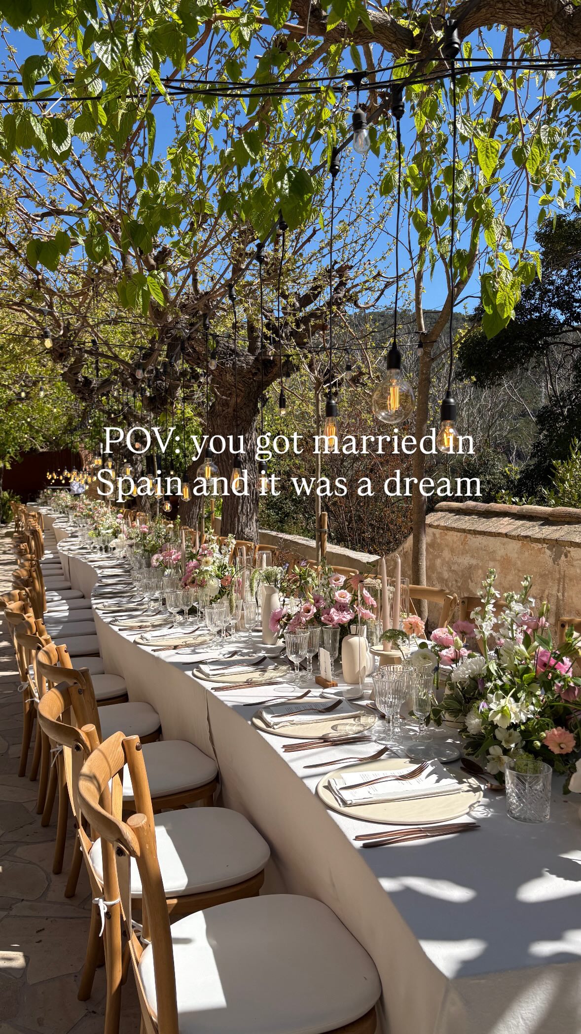 POV: you got married in Spain and it was a dream 🤍
We didn’t know where to begin to show you M&C’s dream wedding… so after reliving every moment, we created this little highlight full of magic 🤍
A beautiful spring day, even more incredible couple and guests, and a truly dream team behind it all.
Thank you, @studiomarieta_wp for your trust, and to M&C for being so wonderful ✨
And of course, thank you to this amazing dream team of vendors — together we brought this unforgettable wedding to life 💫
•
No sabíamos por dónde empezar a enseñaros el sueño de boda de M&C… así que, después de ver y revivir cada momento, hemos creado este pequeño resumen lleno de magia 🤍
Un día primaveral espectacular, unos novios e invitados aún más increíbles, y un equipo simplemente de ensueño.
Gracias, Linda, por la confianza, y a M&C por ser tan maravillosos ✨
Y, por supuesto, gracias a este increíble dream team de vendors — juntos hicimos realidad una boda inolvidable 💫
@studiomarieta_wp
@villaalmanita
@estherrecuerda
@paipaiprod
@lintrepidestudio
@suitandmusic
@mediajockeybarcelona
@momentmagic.produccions
@ahrental
@abanik_rent_events
@puro_momento