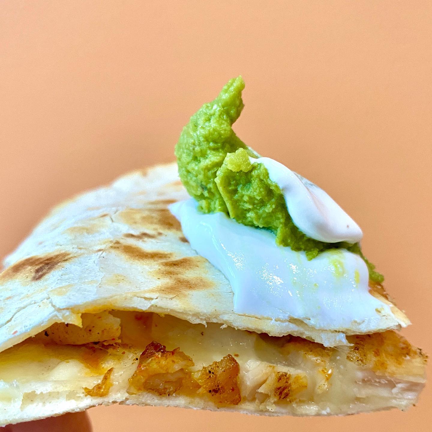 Chicken Quesadilla Special #jpspizzaandgrill #jpspizza #pizza #pizzeria #wilmette #quesadilla #chickenquesadilla #guacamole #food #northshore
