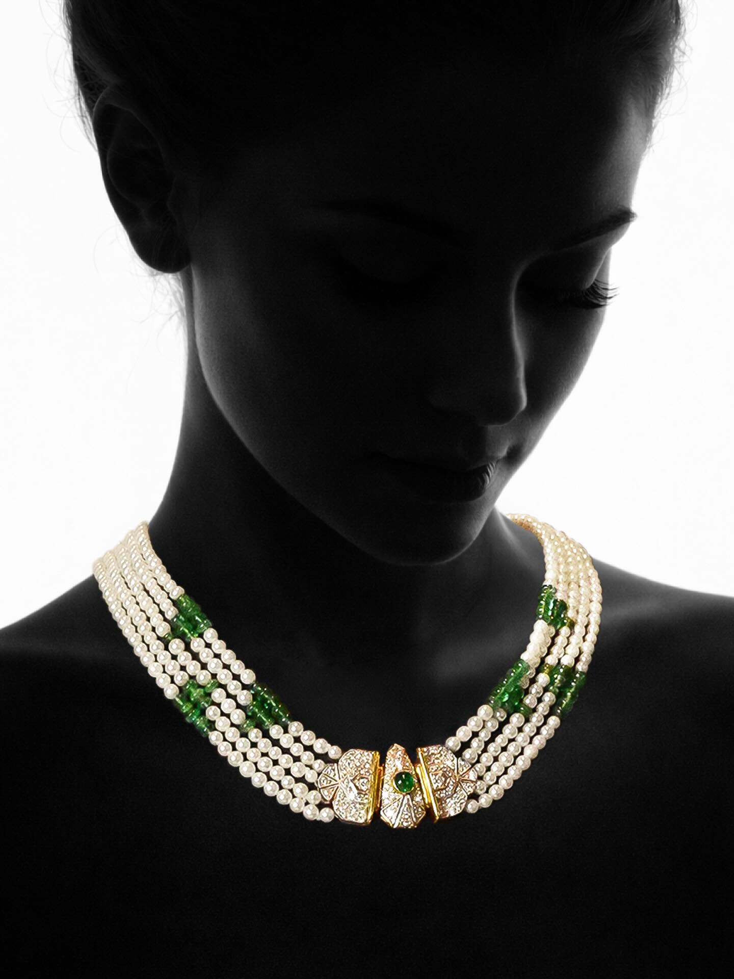 A statement of heritage, grace, and unmistakable luxury.
This multi-strand pearl and emerald-bead necklace is finished with an exquisite 18ct yellow gold clasp, set with diamonds and an emerald for a truly distinguished finish.
A piece designed not simply to be worn, but to be remembered.
๐ 012 460 7231
๐ง mmf@alexa.co.za
๐ www.viennajewellers.com
#ViennaJewellers #PearlNecklace #EmeraldJewellery #DiamondJewellery #YellowGoldJewellery