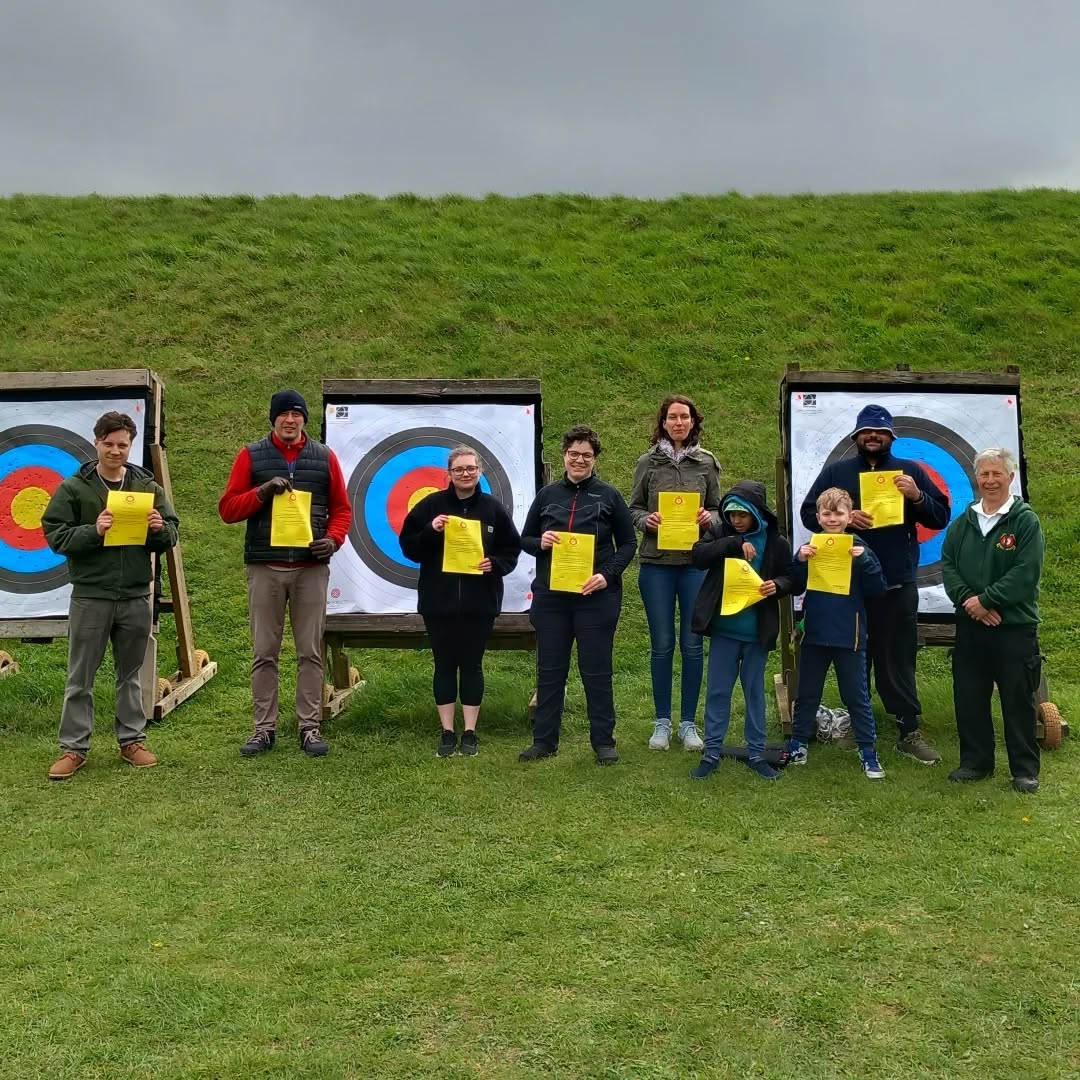Well done to our beginners who all successfully demonstrated their growing skill and understanding of safety on the range.
We look forward to seeing you all progress as you join the club and develop your knowledge and skills!!
#beginnercourse #newskill #archery