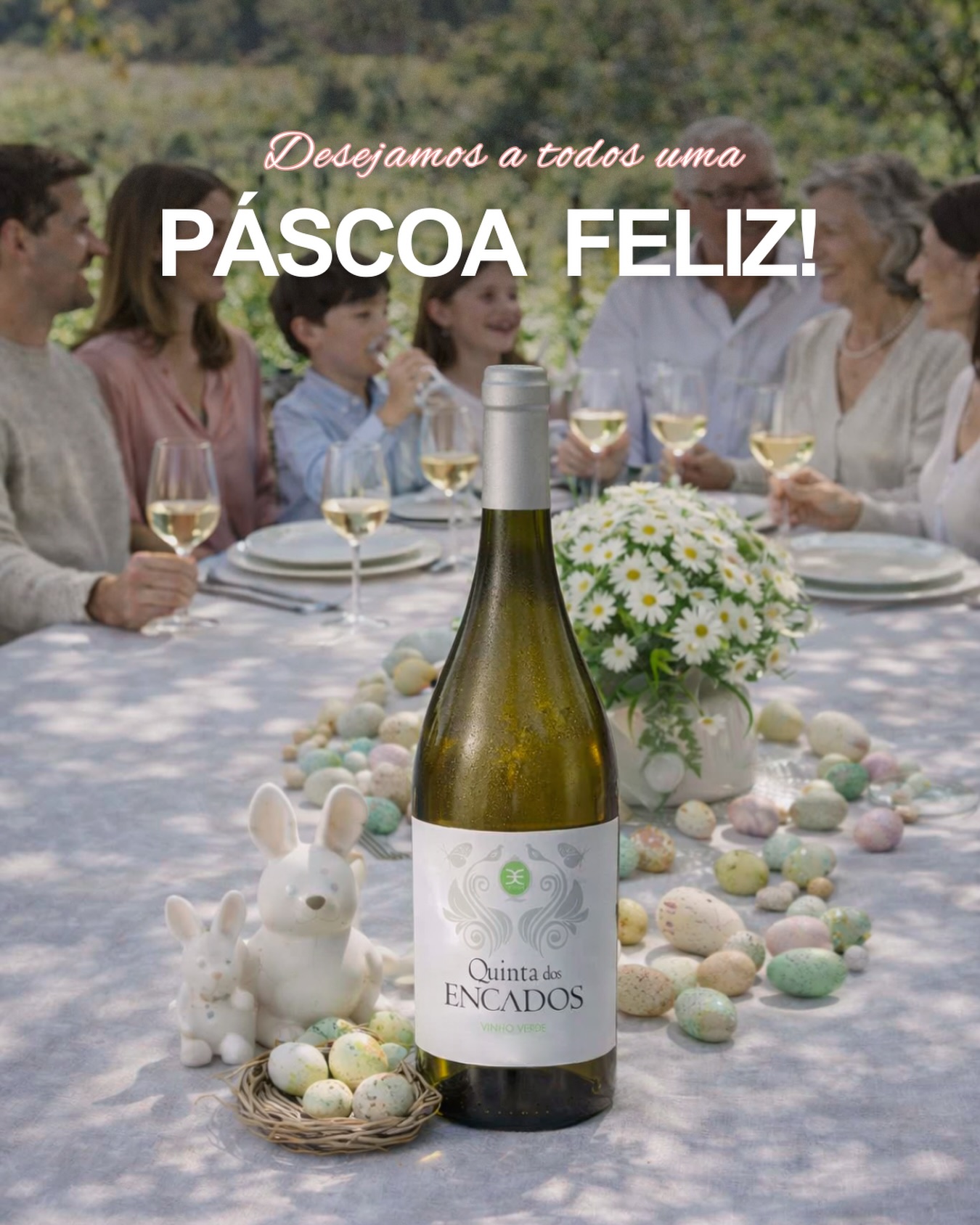 Há momentos do ano que pedem pausa, mesa cheia e família reunida.
Para nós, a Páscoa vive-se assim: na natureza, com tempo para partilhar, agradecer, entre conversas demoradas e brindes com os nossos vinhos.
Desejamos a todos uma Páscoa muito feliz ✨🐰
__
EN
There are moments in the year that call for a pause, a full table, and family gathered together.
For us, this is how Easter is lived: in nature, with time to share and give thanks, between long conversations and toasts with our wines.
We wish everyone a very Happy Easter. ✨🐰
#QuintadosEncados #RegiaoDemarcadaDosVinhosVerdes #Easter #Pascoa #Family