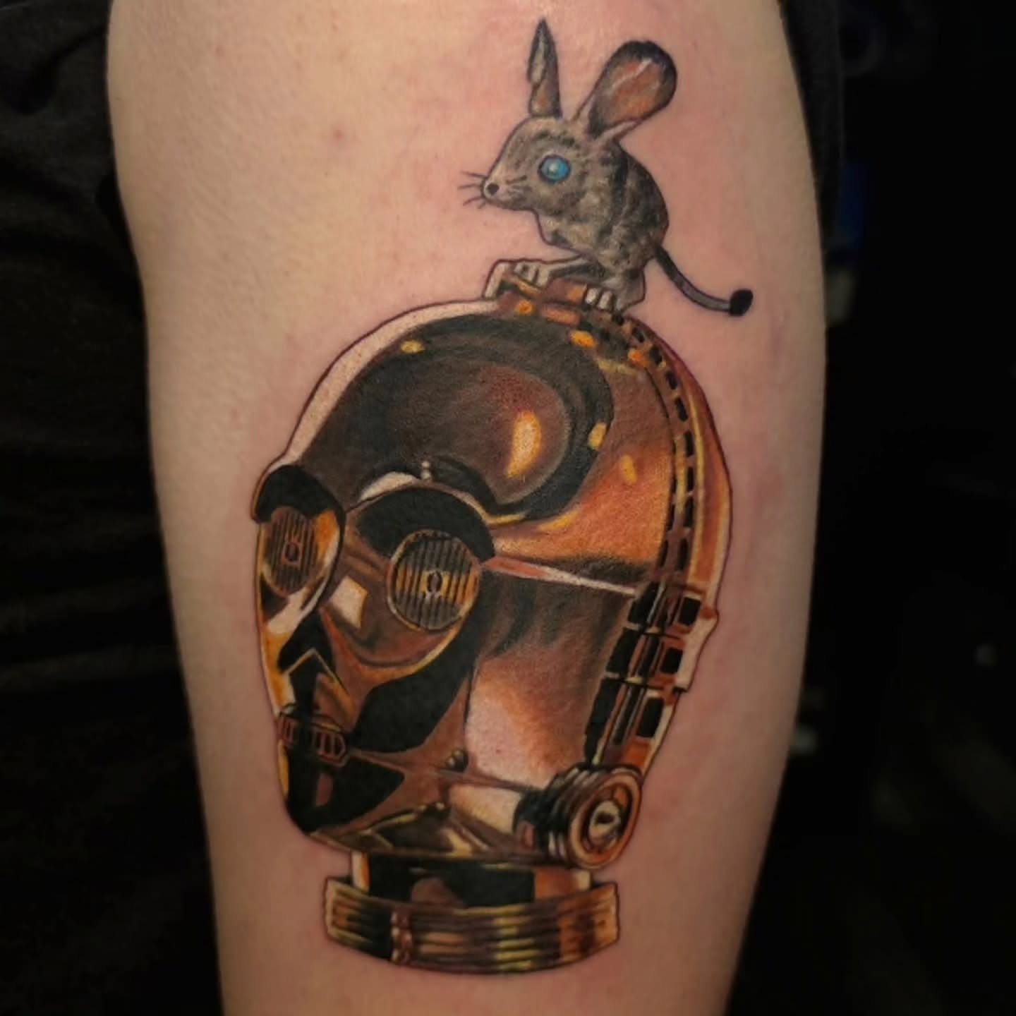 Super cool C3PO tattoo done by Ian!
@tattoosbyian_d
#starwarstattoo #c3po #michigantattooers #michigantattooartist #uticamichigan