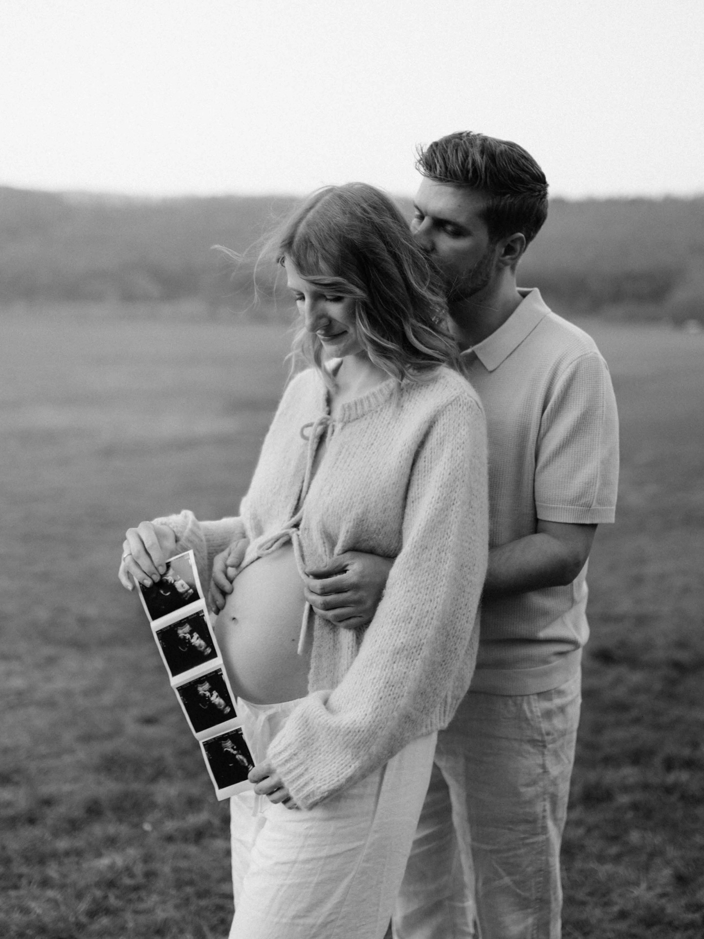 Goodbye März
Mein März war leise, Zeit zum nachdenken, Zeit für mich und vorallem Zeit für neue Inspiration.
Ich hab bewusst nur ganz wenige Shootings angenommen, dafür mit mehr Ruhe und mir ist klar geworden, was ich wirklich will.
Viel mehr Individualität, viel mehr ihr, weniger Pinterest.
Was ist euch wichtig, was macht euch aus? Wie ist eure Verbindung zueinander? Lasst uns das zusammen festhalten.
Und jetzt - freu ich mich auf meinen ausgebuchten April!
Babybauchshooting
Newbornshooting
Rhön