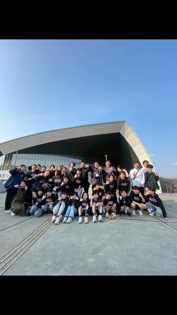 2026.3.28〜29
第57回マクドナルド 全国ミニバスケットボール大会
こどもたちが一年かけて叶えた夢の舞台
笑いあり、涙あり
胸が震える瞬間をたくさん見せてもらいました
6年生最後の最後の日まで、大好きなみんなとバスケができて本当によかったね
ここに連れてきてくれてありがとう
最高の時間をありがとう
桜の季節が来たらよみがえる大切な思い出がまた一つ増えました🌸
#全ミニ
#全国ミニバスケットボール大会
#京王アリーナ
#ミニバス
#京都府代表
#加茂川サンダース
#6