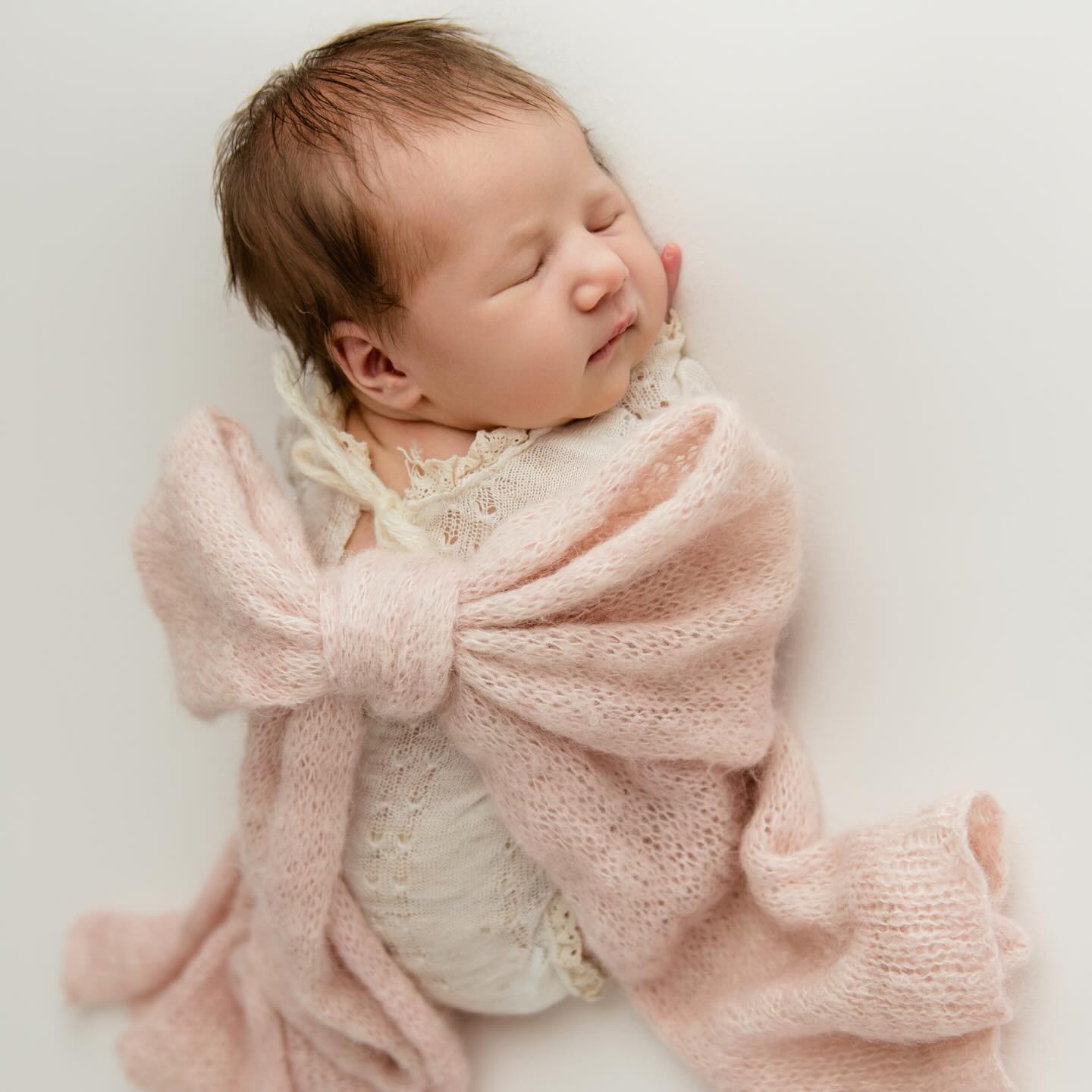 LAST MINUTE NEWORN SPACE!
Due to some early arrivals in March, we have a rare last minute Newborn Session space available for April due dates 💕
If your little one is due this month this is the perfect opportunity to capture your newborn memories.
Message for all the details!
#newbornphotographer #salisburynewbornphotographer #wiltshirenewbornphotographer #andovernewbornphotographer #tidworthnewbornphotographer