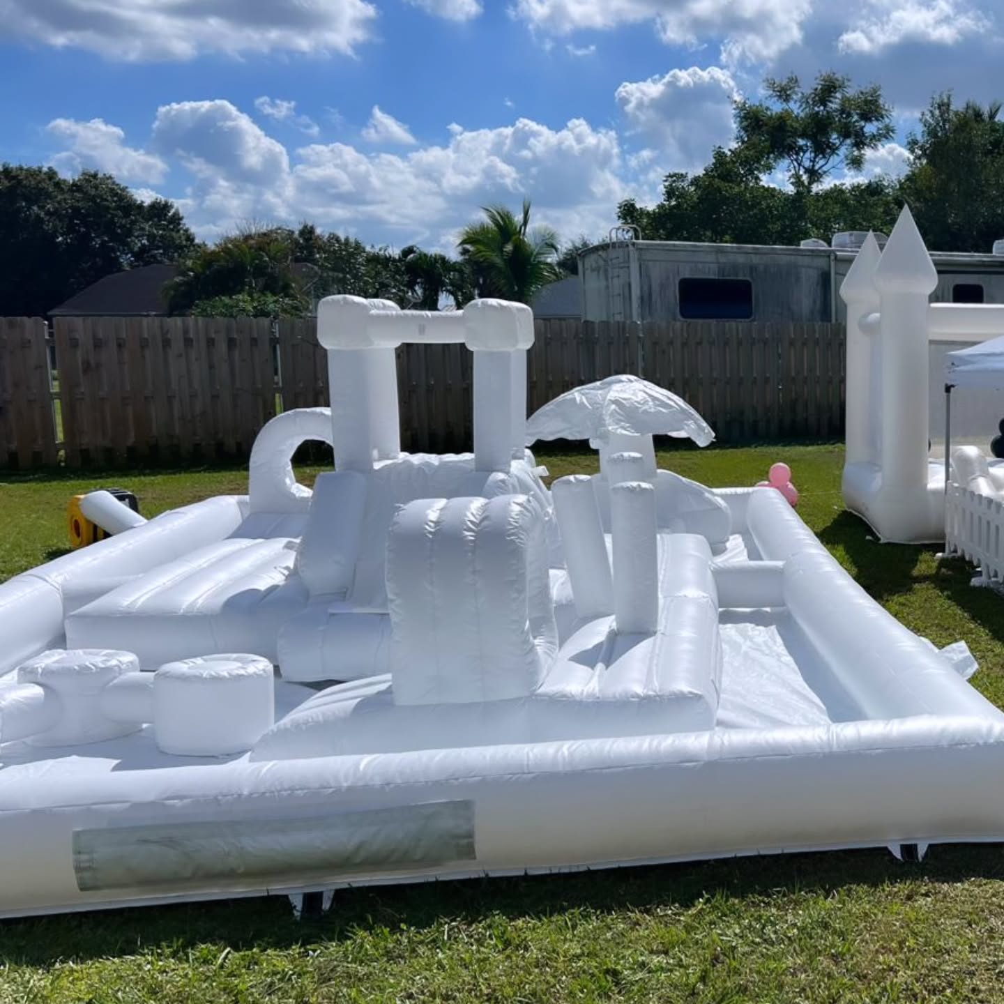Our newest rental has arrived ✨
Inflatable soft play is now available for your next event!
Message us to book!