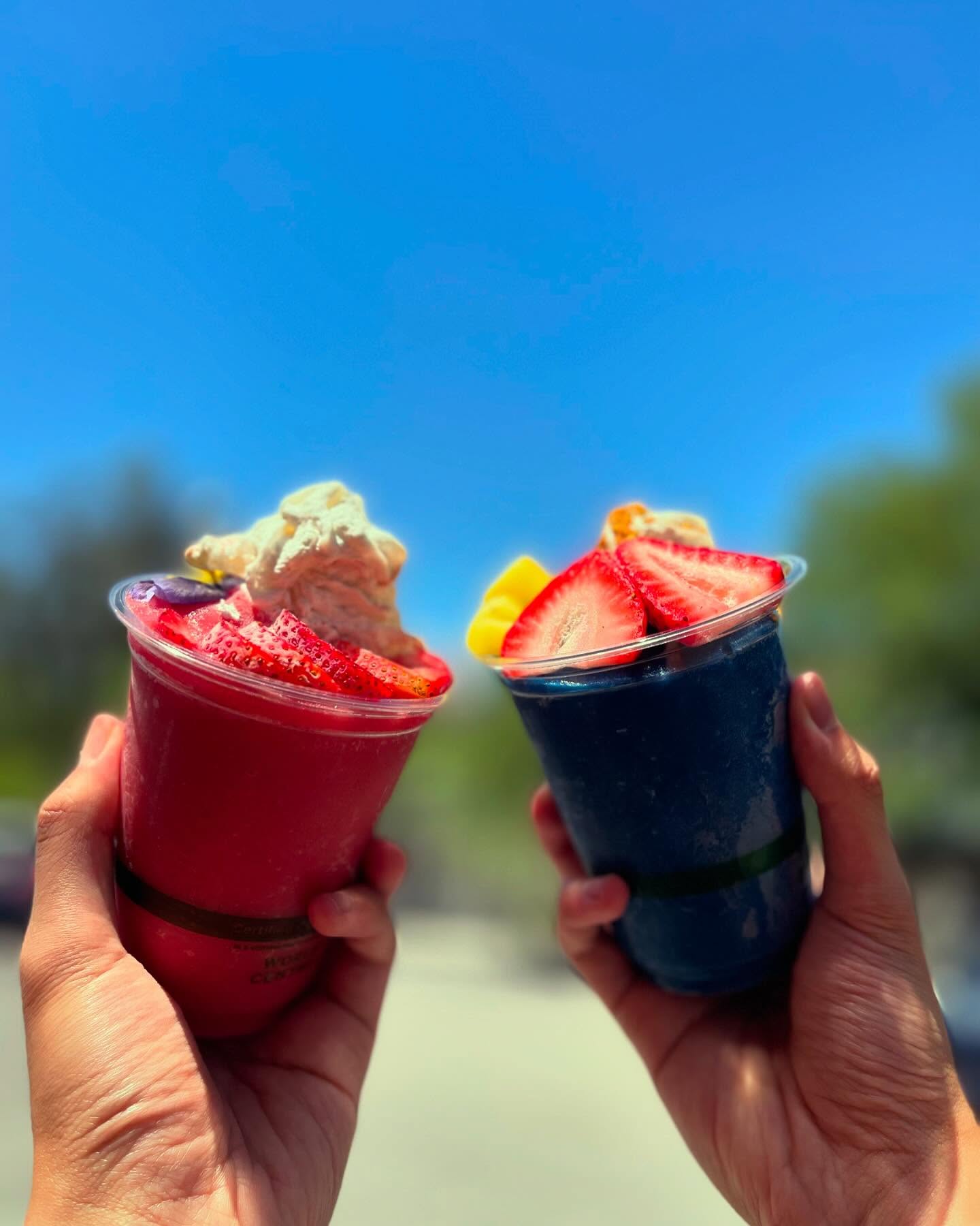 It’s National Best Friends Day!
Tag a friend to share some SMOOTH•IES with! 👯♀️
#nationalbestfriendsday #smoothiebowls #smoothies #lasvegasbusiness #lasvegasinfluencer #lasvegaslocals
#hotaf #hotashell #vegas #bestfriends