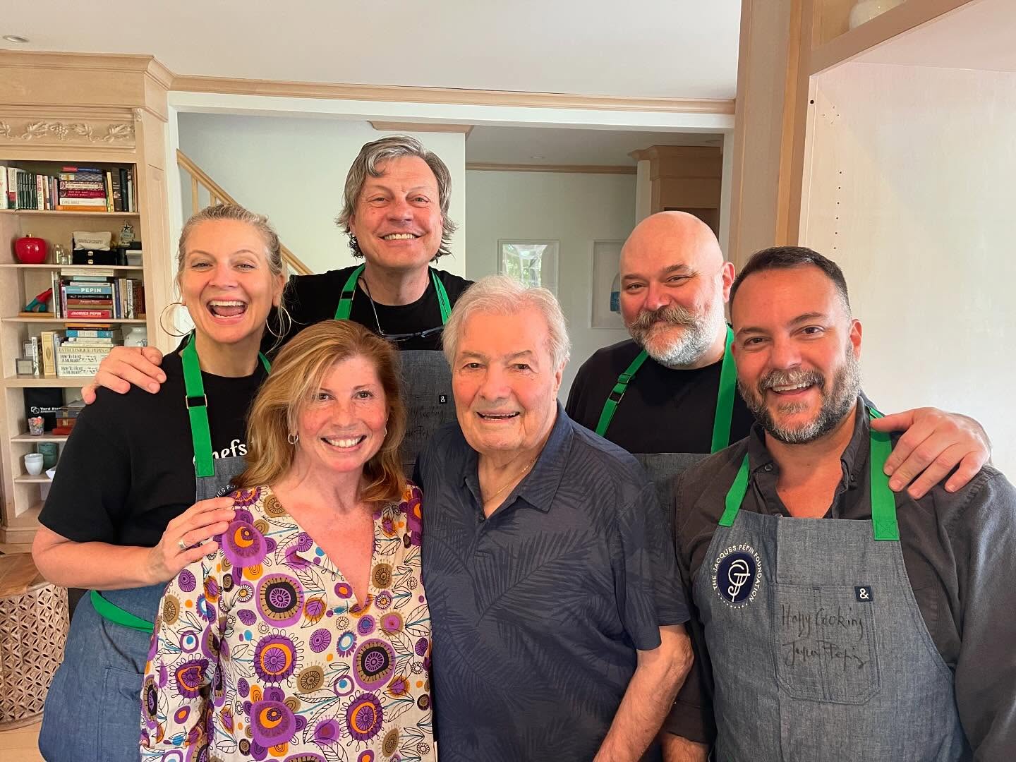 Pince moi je rêve!!!! What a delightful weekend! Thank you @jacquespepinfoundation and @chefamandaf for having me, what an unforgettable moment: we played pétanque, we cooked, we tasted delicious food and champagne but the most important are the Pépin family’s kindness, simplicity, and humility. Chef, Claudine and @rolliewesen, thank you ♥️ . @bwashbu and I felt to be part of a French family. We met fantastic people and a huge thank you to @atlasmom and Eric for their hospitality and warm welcome. What a magical weekend, I will always cherish this moment (I baked Jacques Pépin’s Plum Tart).