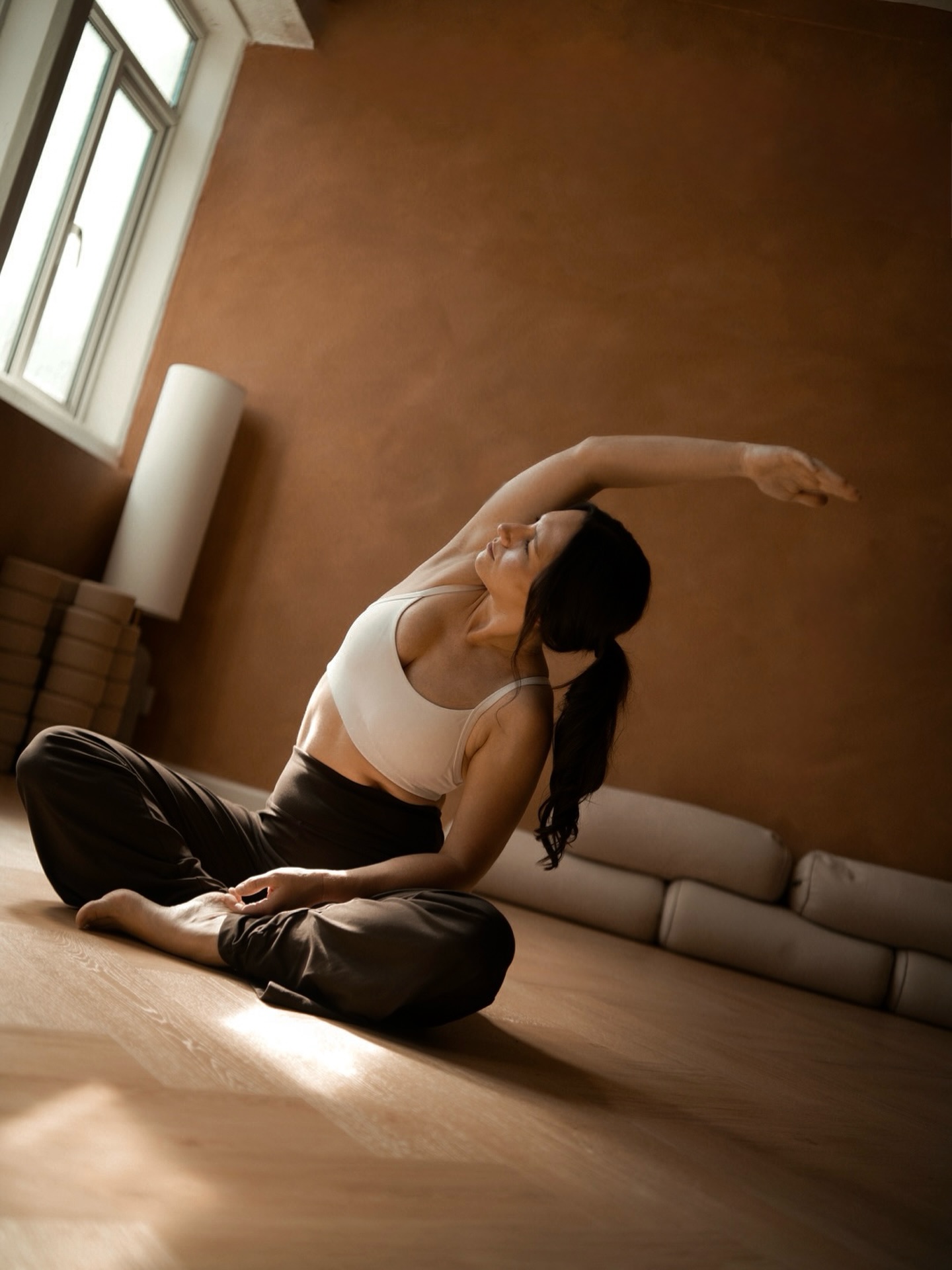 Welcome to my little corner of Pilates… thought I’d do a proper intro in case you don’t know me already 🤍
I’m Chloe - welcome to @align.withchloe 🧘🏻♀️
I’m a Pilates instructor based in Plymouth, heading into my second year of teaching (still feels a bit surreal saying that).
By day, I’m actually a commissioning engineer - so my life is usually hi-vis, hard hats and testing things - and Pilates is my complete switch-up from that world.
I originally found my love for movement when my sister and I started going to @_bliss_yoga vinyasa yoga classes, who I can now call I good friend of mine! I fell in love with the mix of mindfulness and strength, and wanted something similar but different… which is where Pilates came in.
What started as just “trying something new” quickly became the space where I could properly switch off. Move, breathe, clear my head - but still feel strong and worked by the end of it.
And that’s exactly what made me want to become an instructor myself… to create that same feeling for other people too. There’s something really special about being able to help people, whether that’s mentally, physically, or a bit of both 🤍
So now I teach sculpt-style Pilates, using added resistance for that extra little burn… my favourite kind of class is one that challenges you, but still leaves you feeling grounded and accomplished ✨
My classes are also all about warm, friendly energy - a space where you can have a laugh, feel comfortable, and not take things too seriously… like a little community more than anything 🤍
I also host wellness events, often collaborating with local businesses to bring together movement, mindset and community in a really feel-good way ✨
On here I share a mix of short workouts, tips, and a bit of real life / behind the scenes, while I try to balance full-time work, teaching Pilates, and having some sort of life in between 🫠
Outside of this, I’m matcha-obsessed, love anything mindset-related, and being outdoors.
This space has grown so much over the last 18 months and I’m really excited to keep sharing more of it with you 🤍
What’s your favourite thing about Pilates? 🧘🏻♀️💗