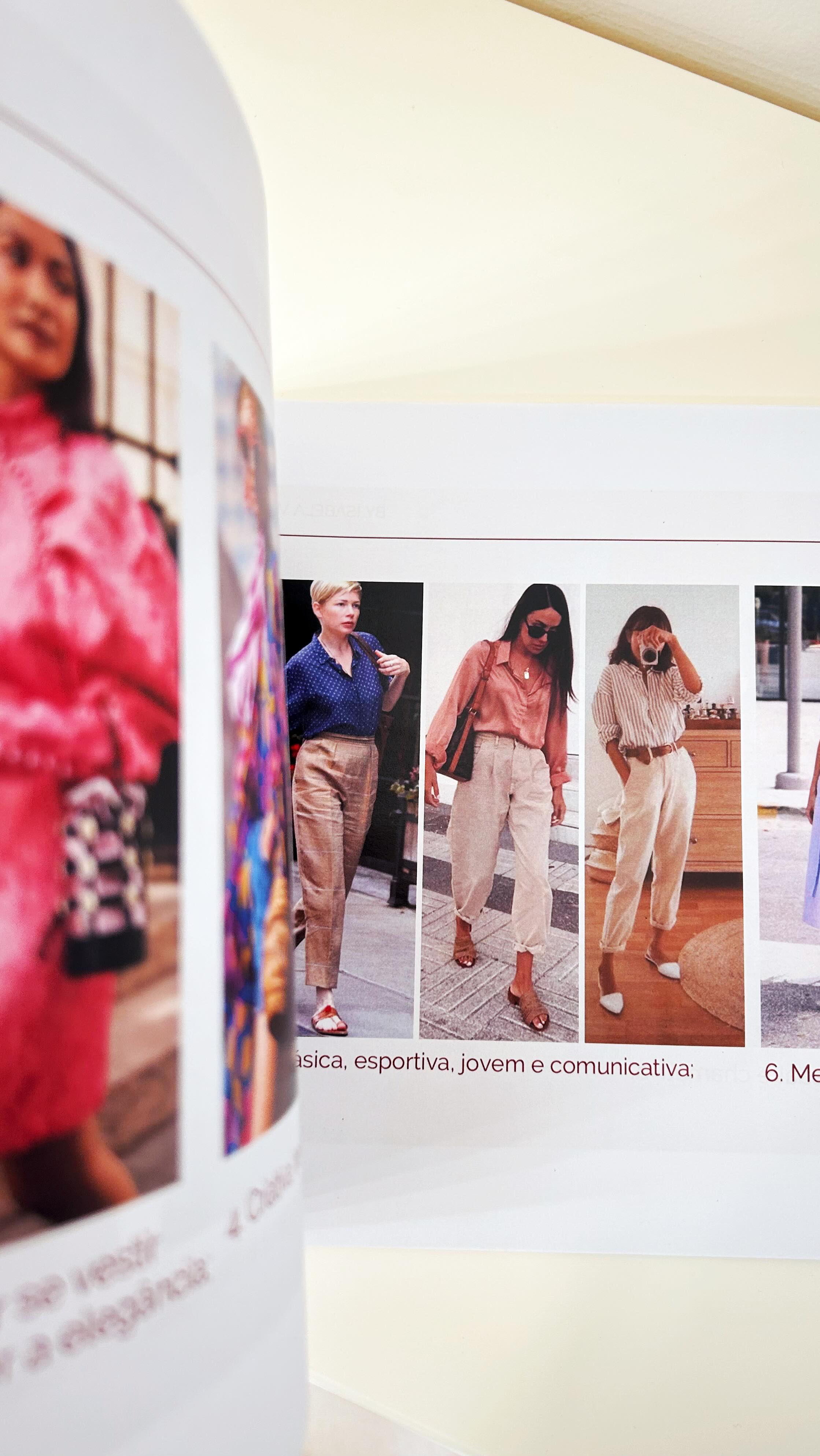 Muitas vezes ter estilo não é sobre ter mais roupas, é sobre perceber os detalhes. Um look básico não precisa ser sem graça, pelo contrário, ele pode ser a base perfeita para construir uma imagem mais interessante, intencional e com mais personalidade. São pequenos ajustes que fazem a diferença: uma cor que se conecta, um acessório bem escolhido, um ajuste na forma de usar a peça… tudo isso muda completamente a leitura do visual. E quando você começa a prestar atenção nesses detalhes, você deixa de se vestir no automático e passa a se vestir com intenção!
Se você sente dificuldade para encontrar a sua identidade visual e a sua forma de se mostrar ao mundo, eu posso te ajudar. Clique no link da bio e conheça todos os meus serviços 💛