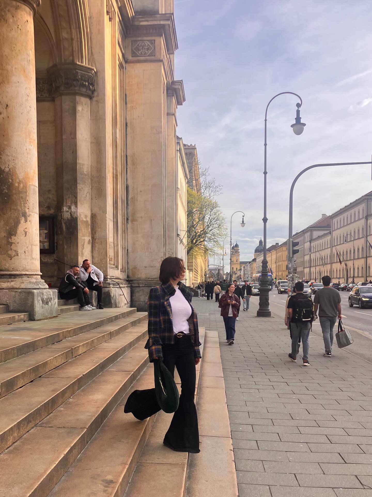 #spontanousphotoshoot #parisvibes in #munich #sundaymood☀️ #fashionlover