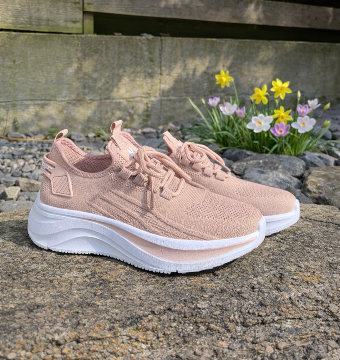 🩷 Lethed du kan mærke 🩷
Disse sneakers kombinerer komfort og stil i ét moderne design 👟
✔️ Åndbart materiale – perfekt til hele dagen
✔️ Let og fleksibel sål
✔️ Blød pasform med sporty look
Perfekte til både hverdag og aktive dage ✨
Giv dine fødder den komfort, de fortjener.
Kun 349,95kr.
Shop dem nu på hjemmesiden. Find link i bio🛍️
#sneakers #komfort #style #newin #fashion