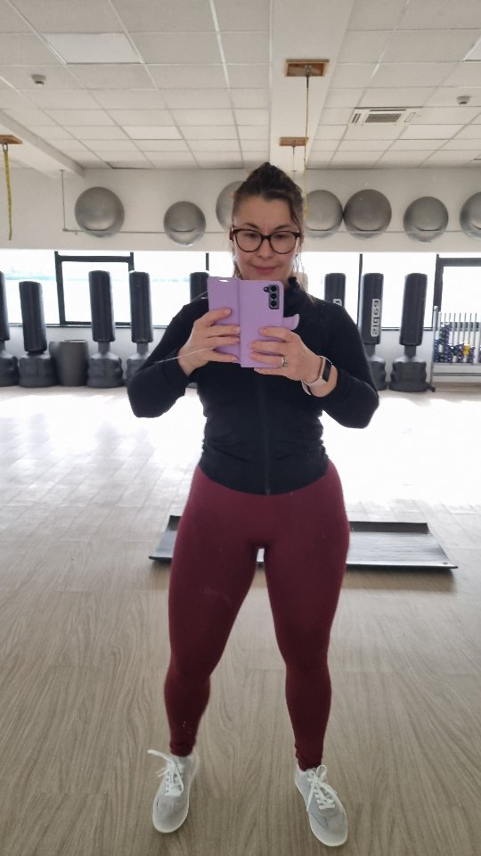 Channel. Train. Heal. Evolve. Repeat.
94kg squat PB. 🔥
This moment is not just about the number on the bar. It is about every session that came before it.
The days I showed up tired. The days I doubted myself. The days progress felt slow.
Real progression is built through consistency.
Not through perfection, but through the willingness to keep returning, keep refining and keep trusting the process.
Strength is never created in one big moment. It is created in the quiet discipline of repeated effort.
And this is true far beyond the gym.
The same consistency that builds physical strength is the same consistency that transforms our healing, our mindset, our work and the way we move through life. Evolution happens when we choose progress over comfort, again and again.
Today 94kg moved. Not exactly how I wanted it. But it moved.
Tomorrow, the journey continues. Every repetition is a lesson in becoming.
#StrengthJourney #PersonalBest #ConsistencyWins #EvolveDaily #MindBodyStrength