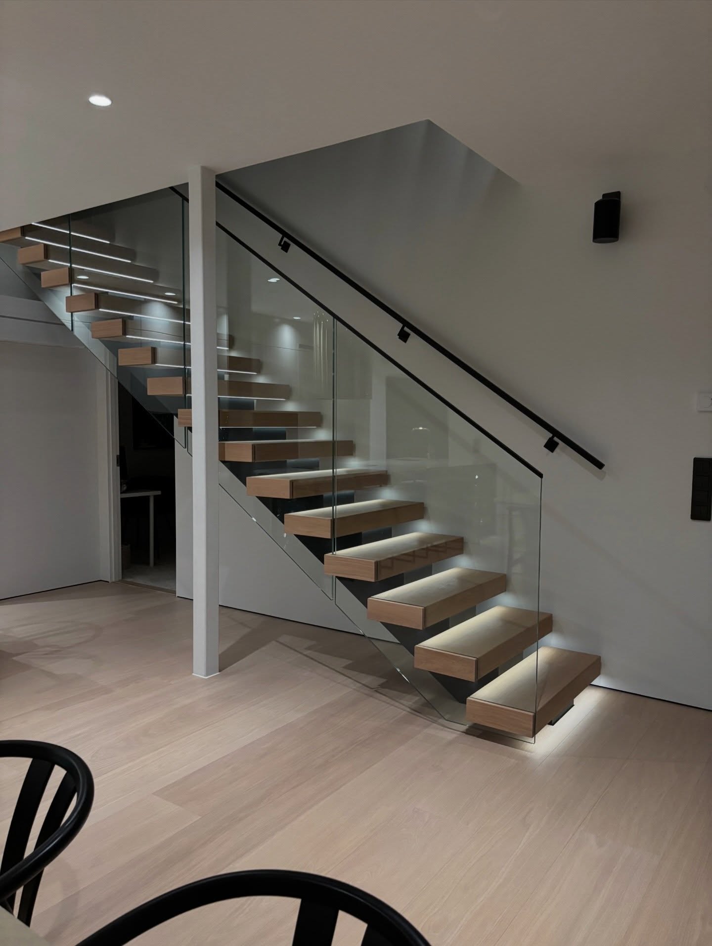 Our beloved staircase at @villa.hamburghage 🫶
#staircasefriday #stairsdesign #modernstairs #modernehjem #trapp