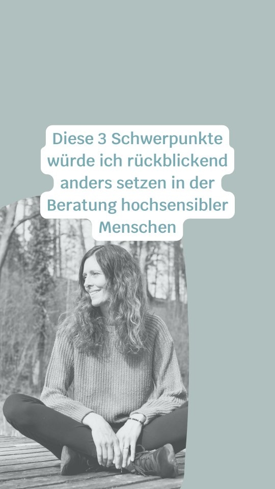 Ich würde folgende Schwerpunkte anders setzen:
➡️ Ich würde von Anfang an auch mich, meine Persönlichkeit, meine Erfahrungen und Herausforderungen einbringen. Denn inzwischen weiss ich, dass das die Beziehung zur Klient*in stärkt und nahbar macht.
➡️ Ich würde es ansprechen, wenn ich Blockaden oder auftauchende Gefühle bei der Klient*in spüre. Denn so kommt man viel tiefer und schneller an das eigentliche Thema heran.
➡️ Ich würde schneller die blockierenden Schamata und Muster ansprechen, auch wenn es schmerzhaft sein kann für die Klint*in. Aber es lohnt sich immer, denn dadurch entsteht echte Transformation.
Wenn du auch von meiner Erfahrung profitieren möchtest, buche noch heute meinen Workshop für Eltern hochsensibler Kinder: https://www.feingesinnt.ch/service-page/mein-kind-ist-hochsensibel-2?referral=service_list_widget (Link in der Bio☝🏻).
Herzlich, Jacky 🦋
#hochsensibilität #hochsensibel #hochsensiblekinder #sensibel #neurodivergent
COACHING
BERATUNG
HOCHSENSIBILITÄT
EMOTIONSREGULATION
STRESSREGULATION
ABGRENZUNG
POTENTIAL
SELBSTVERTRAUEN
MINDSET
