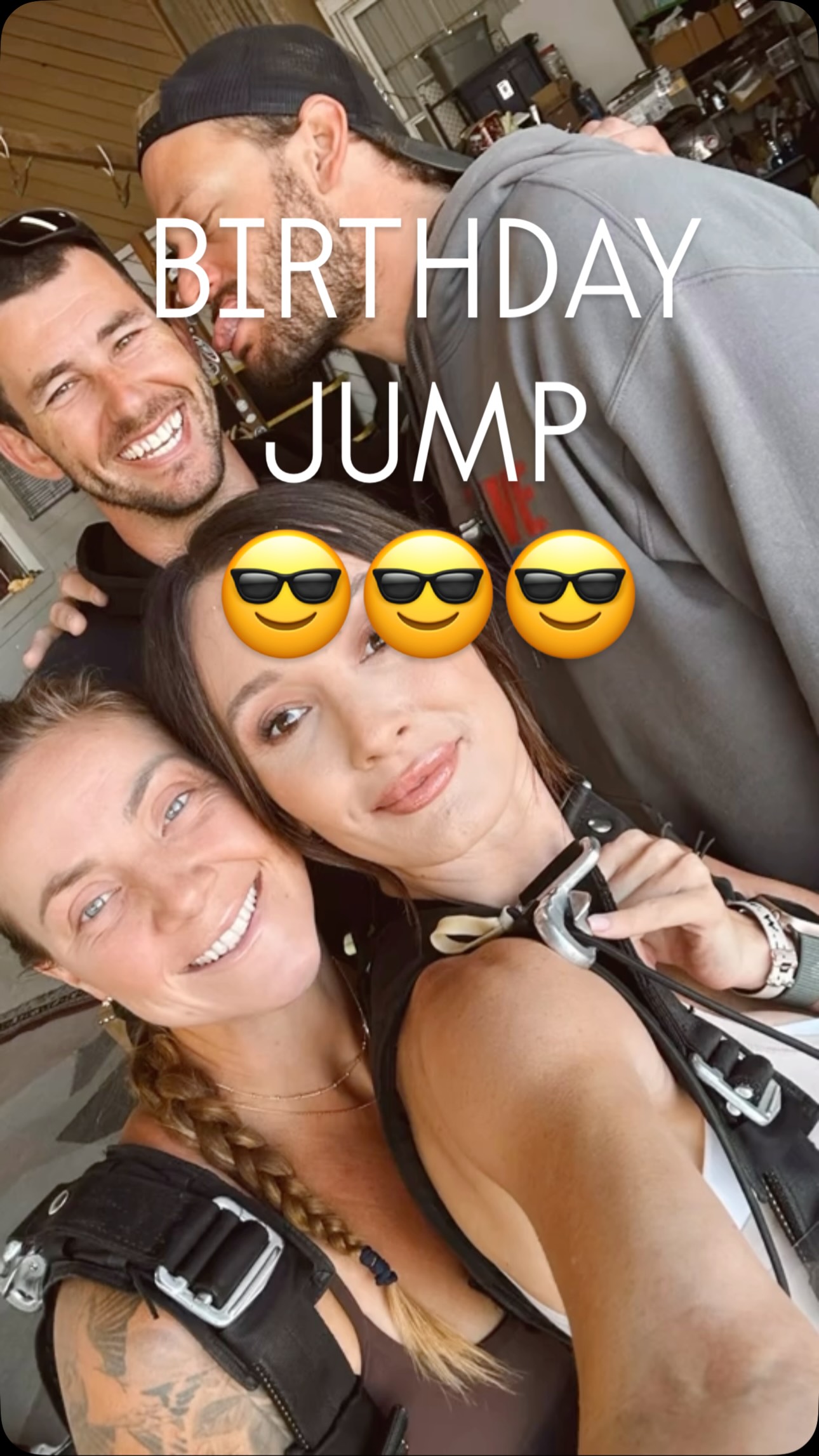 Of course I wanted to jump outta a plane for my birthday. Super thankful I am surrounded by other adrenaline junkies 😎🙌