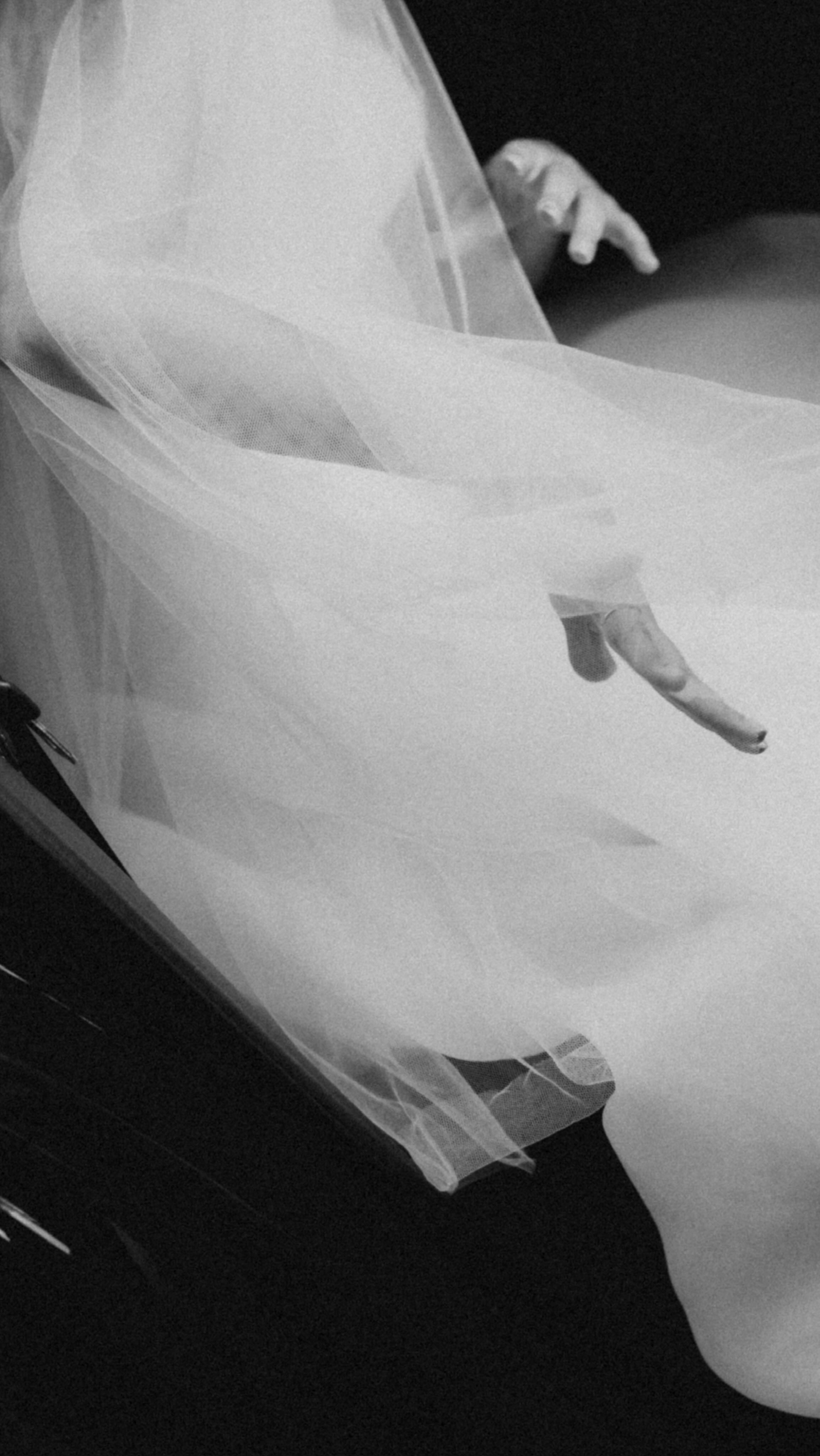 Never-ending smiles throughout the day! B&G are such kind souls deep down and wanted to spend their wedding day in the moment. Their day was simple & sincere, an occasion we are so blessed to be part of.
The team 🤍
Photography @bottledgroovephoto
Makeup & hair @eileen_beautywithoutfilter
Gown @weddingcrafterssg
Flowers & styling @edensground
Lunch @toastboxsg @graincomsg
Church @olps.sg