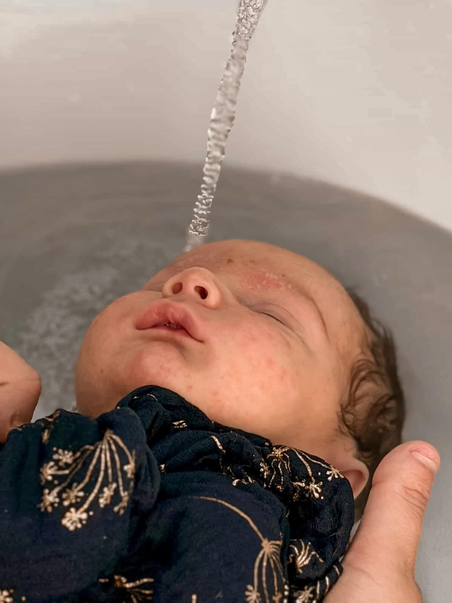 Un bain, une histoire, une rencontre
Mathilde Gauthier, infirmière pédiatrique 🧸
Accompagnement périnatal
📍À votre domicile, Haute-Savoie
www.monpremierbattement.com
————————————————————————————
#therapeutiquebainbebe #baindesonia #emmaillotage #thalassobainbebe #TBB #nouveaune #naissance #soniakrief #ecoledubiennaitre #bainbebe #thalassobain #hautesavoie #annemasse #naissance #maman #baby #bain #accouchement #postnatal #bienetre
#cadeaudenaissance #accompagnementperinatal #pediatrie #domicile