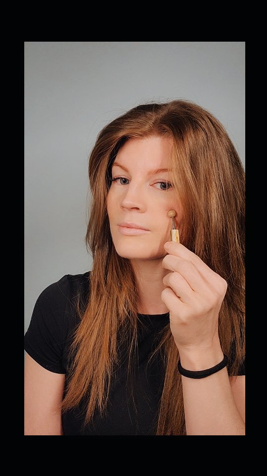 In Dien Chan, the liver reflex is one of my go-to points for restoring balance in the body.
Stimulating this point may help:
🌿 Support detox + digestion
🌿 Ease tension and inflammation
🌿 Calm stress, frustration & emotional overload
🌿 Boost overall energy flow
Think of it as a gentle reset button—helping your body feel lighter, clearer, and more in sync 💫
Consistency is key. Your body loves small, intentional care.
#calgaryreflexology #yycspa #yycskincare #yycwellness