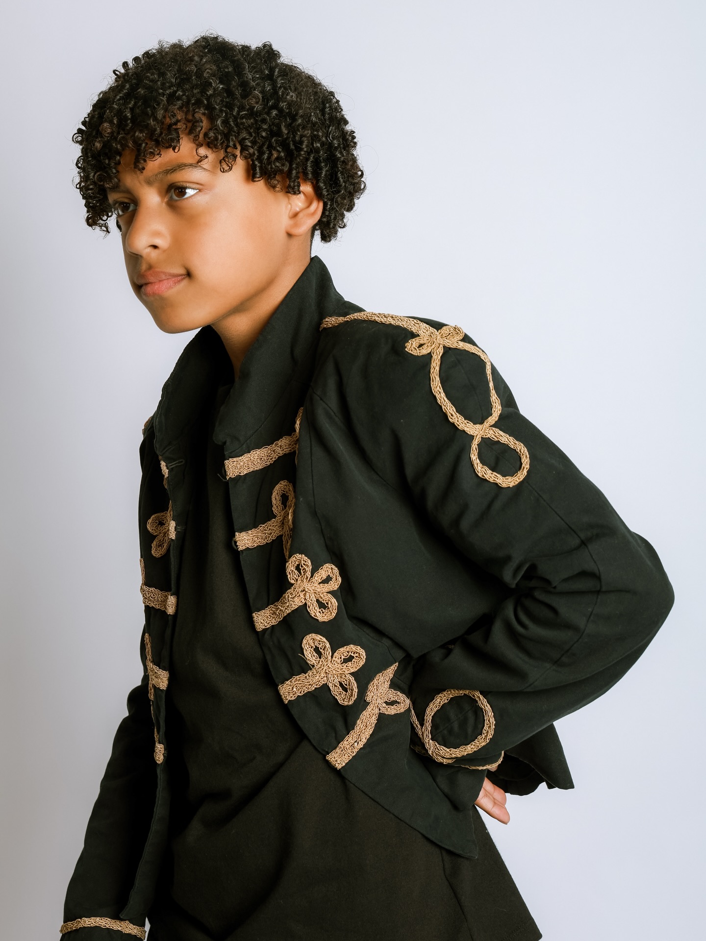 🕺🏽🪩
He’s going to be a big star 🌟
Talent: @julianokrue
Photography & Video: @photosbykathlyn
Makeup: me (@jjlcreations )
Photographer assistant(s): @miles_agee @truly_isaacgarcia
@julianokrue is wearing @kylechandesign
Post 1/3
#michaeljacksonmovie #makeupartist #losangeles #malegrooming #makeup