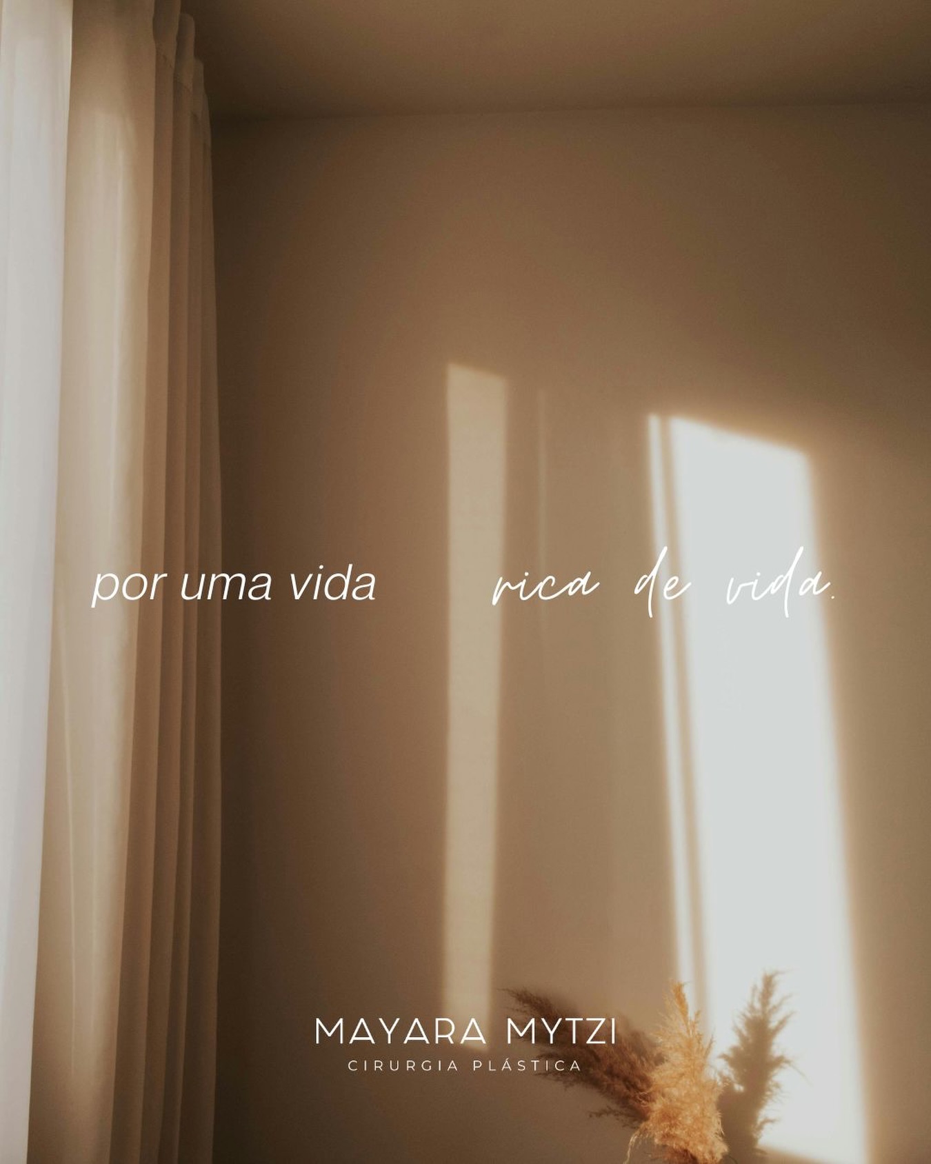 Riqueza de vida está nos detalhes: no tempo, no cuidado, na família, no amor, na fé e nas escolhas que fazemos por nós mesmos.🙏🏻
Um dia maravilhoso e muito rico para vocês! 🫶🏻
Dra. Mayara Mytzi
CRM SP 136.044 • Médica
Cirurgiã Plástica • RQE 66881
#dramayaramytzi
#cirurgiaplastica