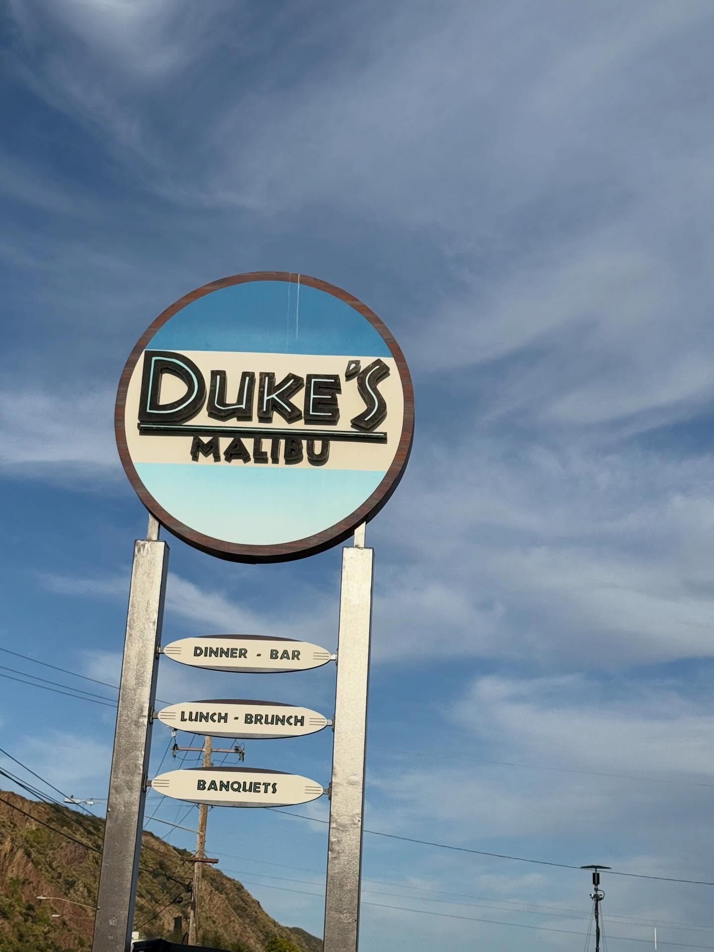 So excited that Duke’s Malibu is back open 🤩 Loved the Macadamia Nut Hummus, Caesar Salad, and Veggie Burger 🍔 Can’t wait to hang out here more this summer ☀️ #malibu #dukesmalibu #beachvibes
