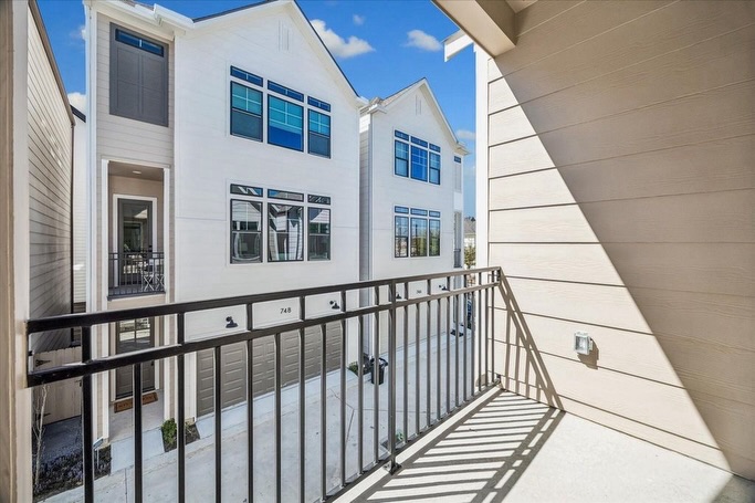 Now showing at Thornton Oaks ✨
This gated community by Riverway Homes features 3 to 4 bedroom homes, open concept living, and thoughtfully designed spaces across two and three story floor plans
Checkout this weekend’s open house:
Saturday from 12 to 3 pm
📍734 Curtin St
📍738 Curtin St
📍740 Curtin St
📍752 Curtin St
📍756 Curtin St
📱 𝘊𝘩𝘳𝘪𝘴𝘵𝘪𝘢𝘯 𝘔𝘢𝘳𝘵𝘪𝘯
𝘌𝘮𝘢𝘪𝘭: 𝘤𝘩𝘳𝘪𝘴𝘵𝘪𝘢𝘯@𝘳𝘪𝘷𝘦𝘳𝘸𝘢𝘺𝘱𝘳𝘰𝘱𝘦𝘳𝘵𝘪𝘦𝘴.𝘤𝘰𝘮
𝘛𝘦𝘭: (281) 546-8914
📱 𝘔𝘦𝘭𝘪𝘴𝘴𝘢 𝘗𝘦𝘳𝘮𝘦
𝘌𝘮𝘢𝘪𝘭: 𝘮𝘦𝘭𝘪𝘴𝘴𝘢.𝘱𝘦𝘳𝘮𝘦@𝘤𝘰𝘮𝘱𝘢𝘴𝘴.𝘤𝘰𝘮
𝘛𝘦𝘭: (713) 836-0806
#RiverwayHomes #ThorntonOaks #HoustonOpenHouse #HoustonNewConstruction #OakForestHouston GardenOaksHouston HoustonRealEstate InnerLoopLiving