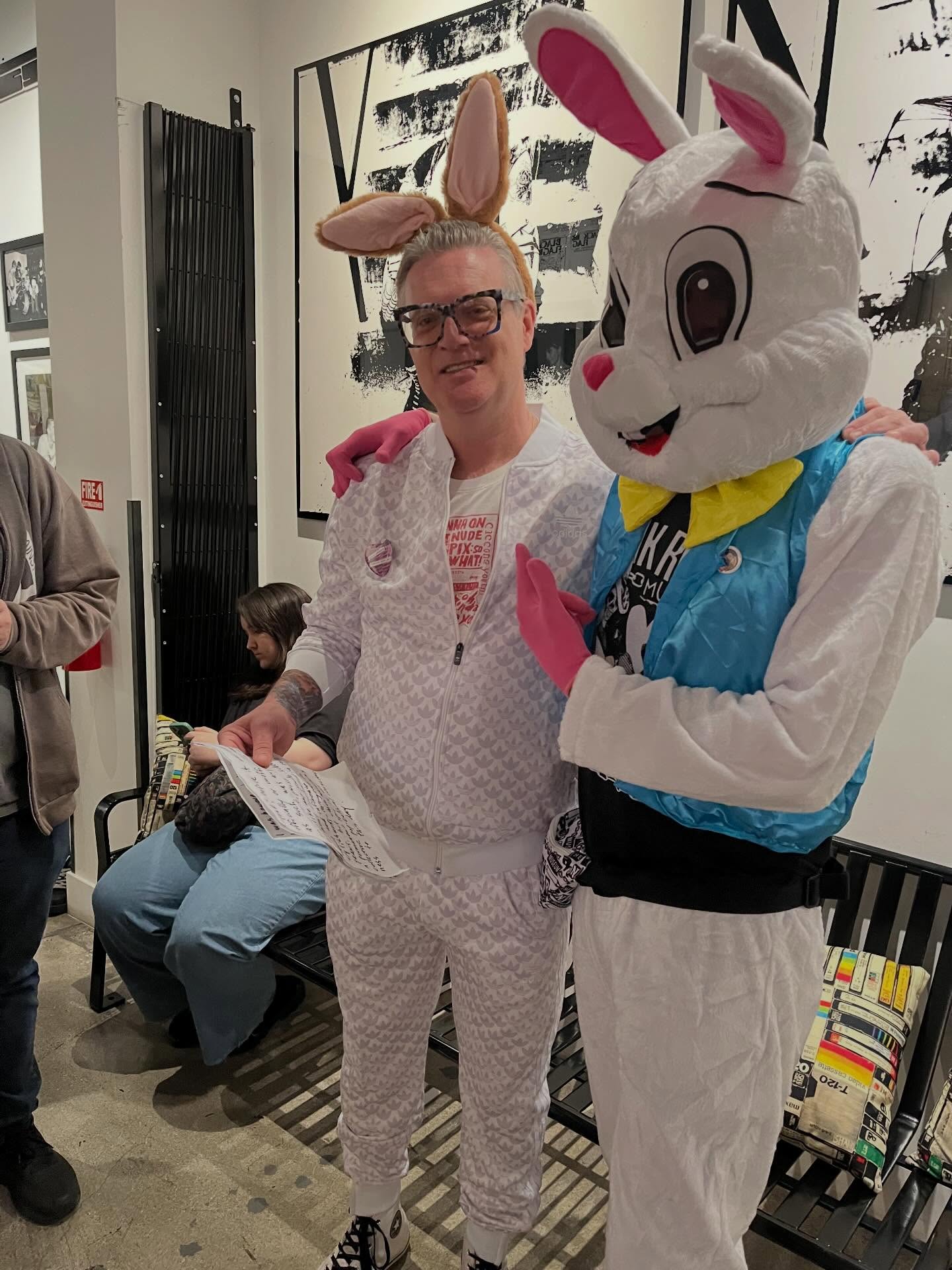 @s_alfredslawson is at @thepunkrockmuseum giving tours!!