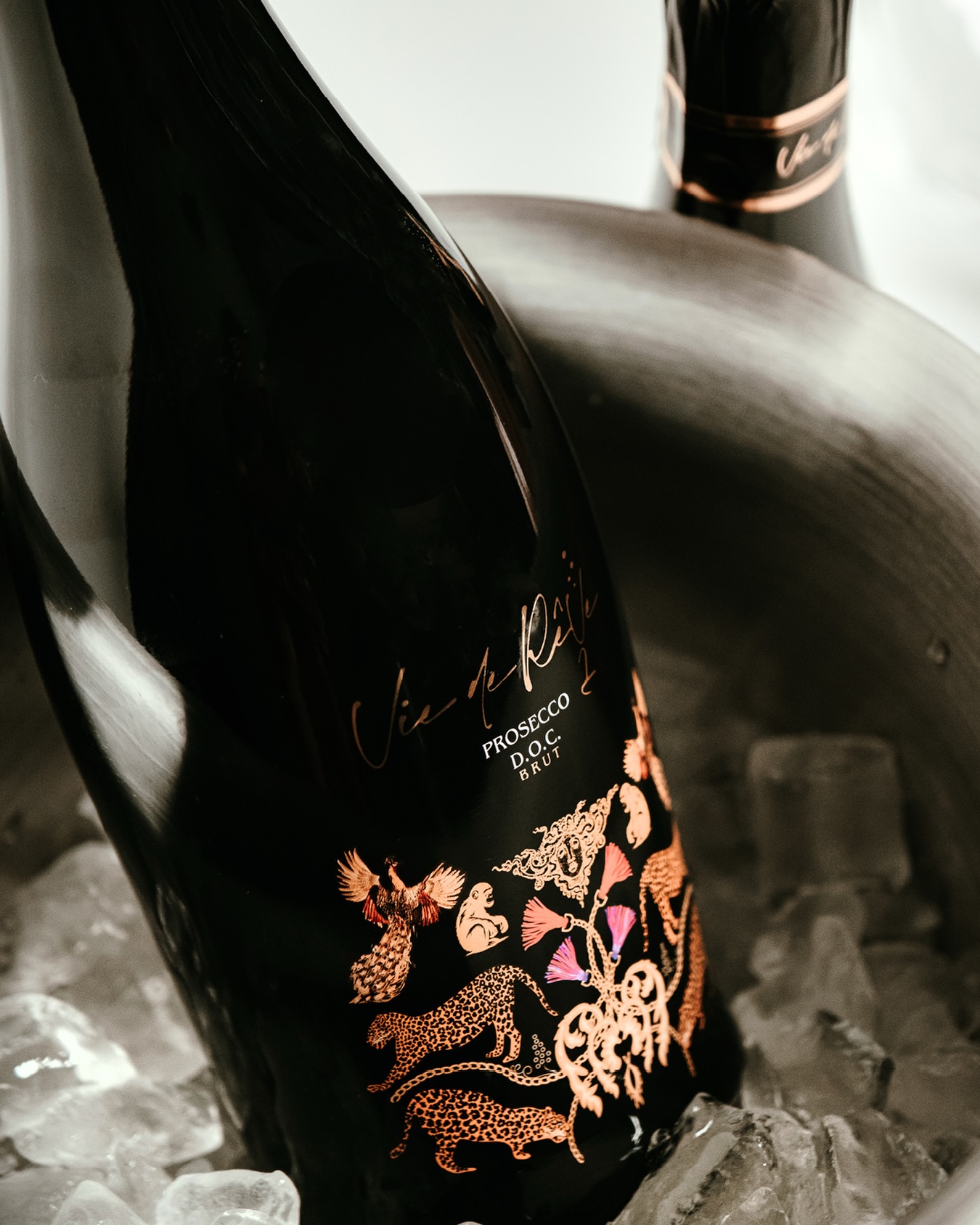 Chilled to perfection.
Designed to stand out✨🥂
#VieDeRêve #ProseccoDOC