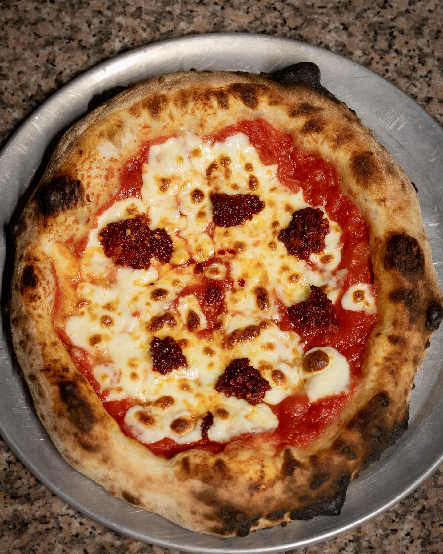 We LOVE Pizza!! 🍕
Homemade dough, quality ingredients, woodfired with fat crusts! 👏🏻😍