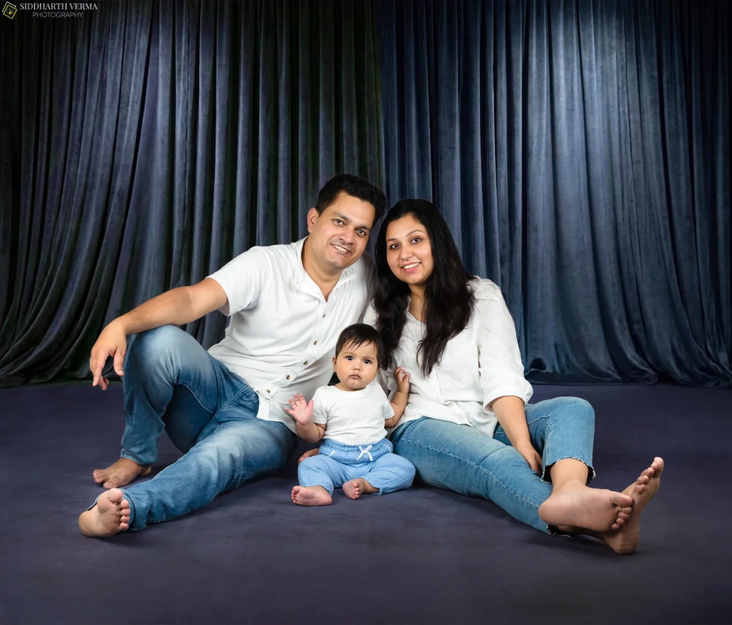 Small moments. Big memories. 💛
Don't miss out capturing your beautiful moments with a cozy family photoshoot in Delhi NCR.
.
.
#familyphotography #delhiblogger #indiaphotography #delhigram #momsofinstagram
