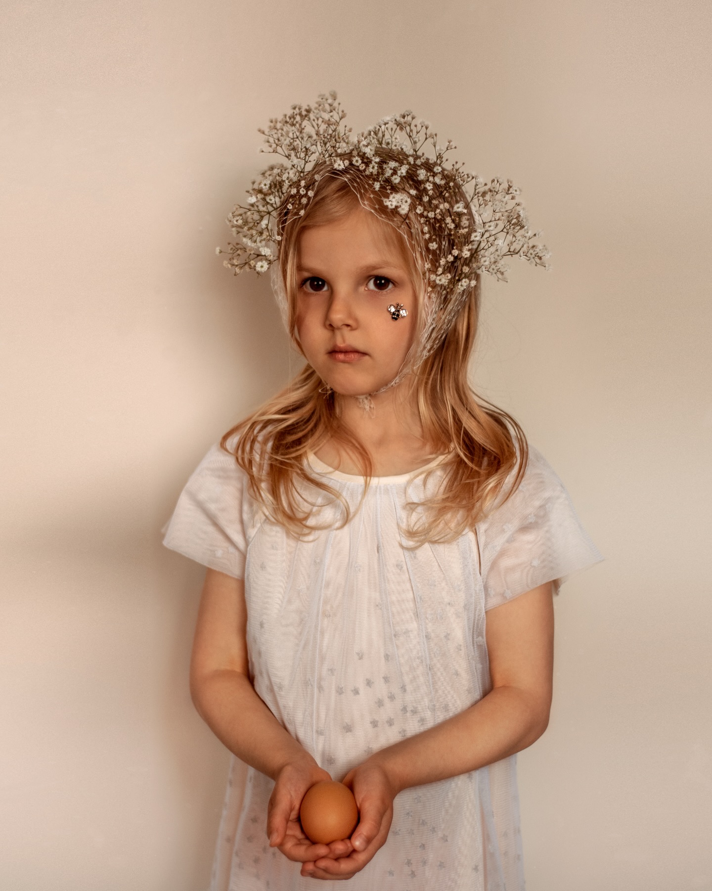 Happy Easter 🐣
This time of year always feels soft, full of light and new beginnings… and it’s even more special when creativity is shared.
From capturing beauty to creating it — we’re so grateful to do what we love, together.
Wishing you a day filled with warmth, love, and gentle moments.
Hold your people close and enjoy of today.
#lisburn #childrenportrait #familyportraits #creativeportraits