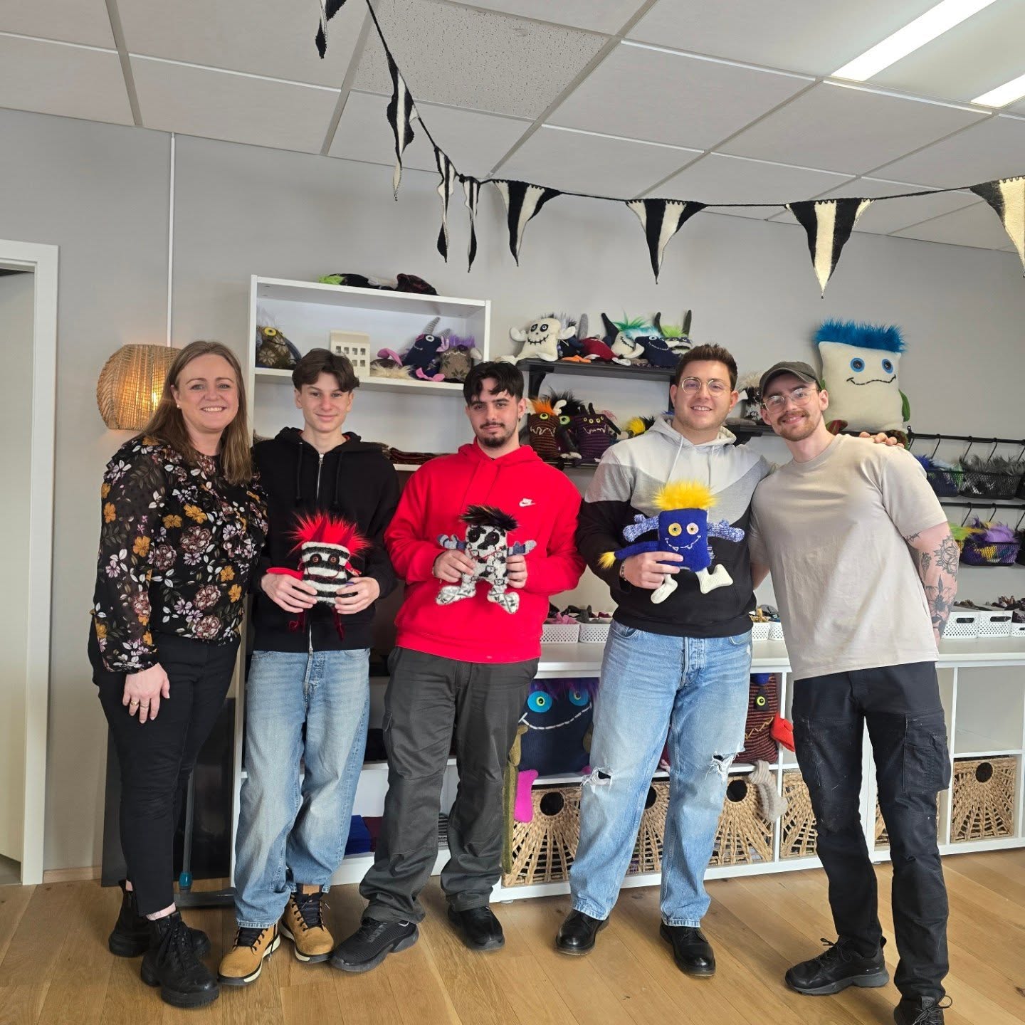We were fortunate in March when we received three interns from Italy that wanted to try working for an Icelandic company 😊 A project their school and the EU are doing. So some of the monsters in the stores might have a little Italian vibe over them 🥰 A lot of fun 🥰