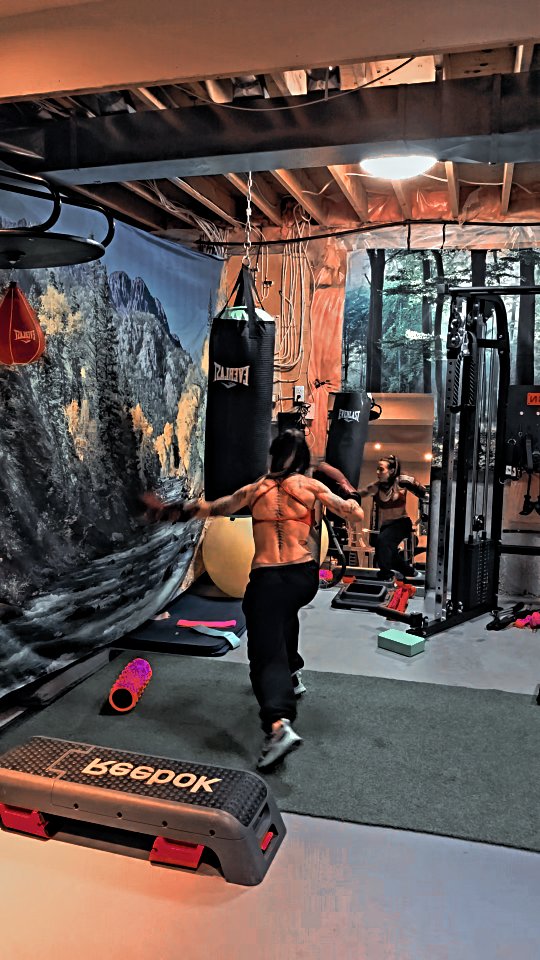 Who's getting excited for boxing classes? Boxing skills, speed bag skills, and lots of conditioning! 👊